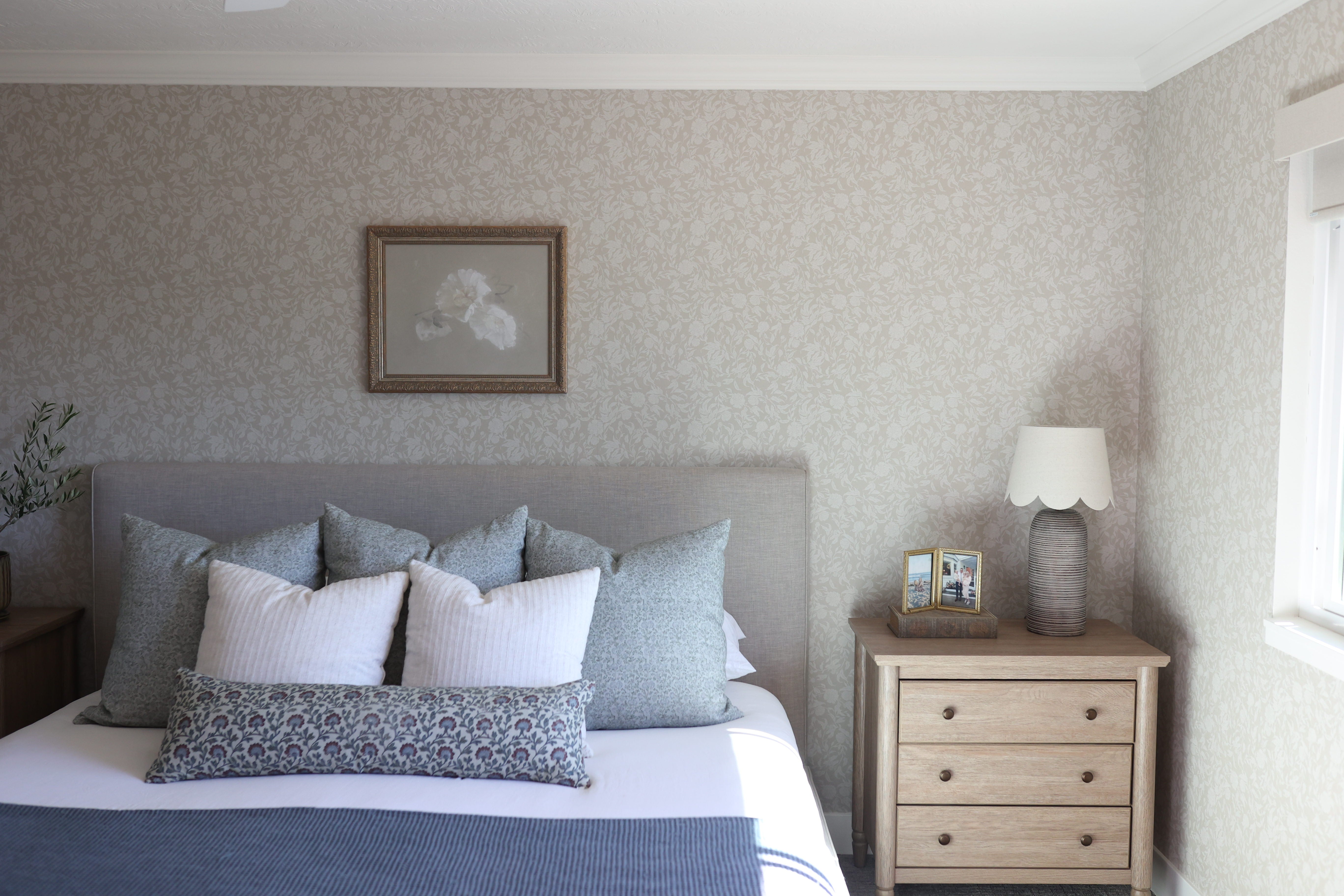 Leighton Wallpaper By The Fibery