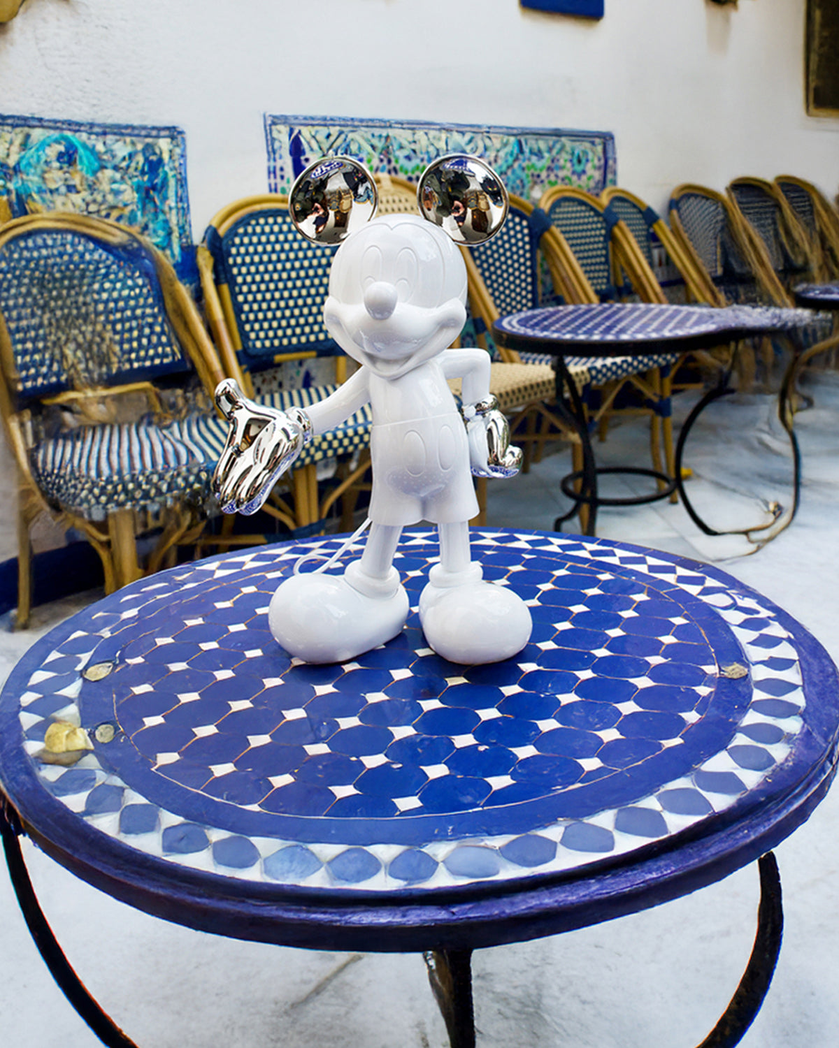 Mickey Mouse Welcome White & Silver 12in