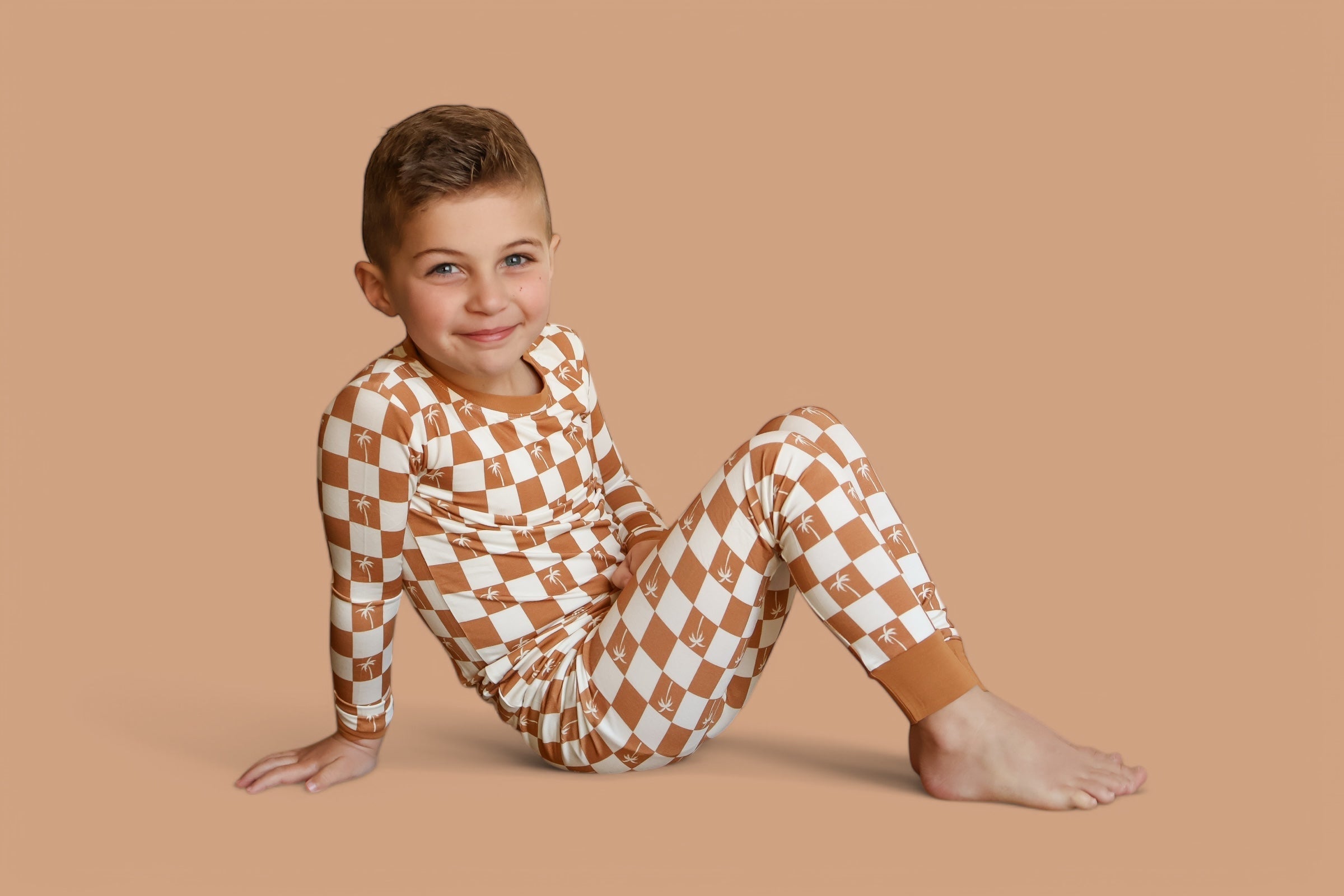 Exclusive Sandy Beach Checkers Dream Set