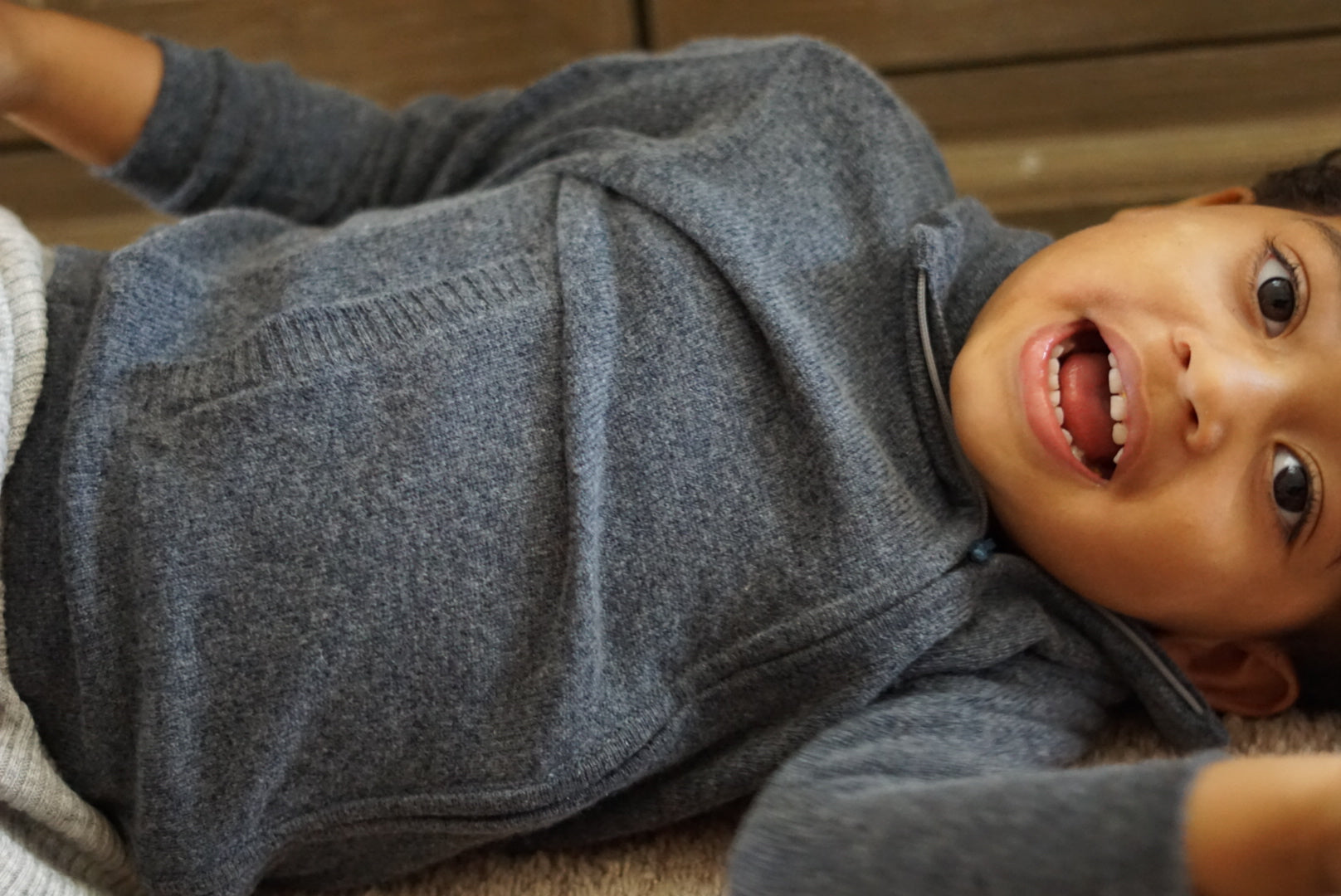 Cashmere & Merino Wool Zip Knit Cardigan | Dark Gray Melange