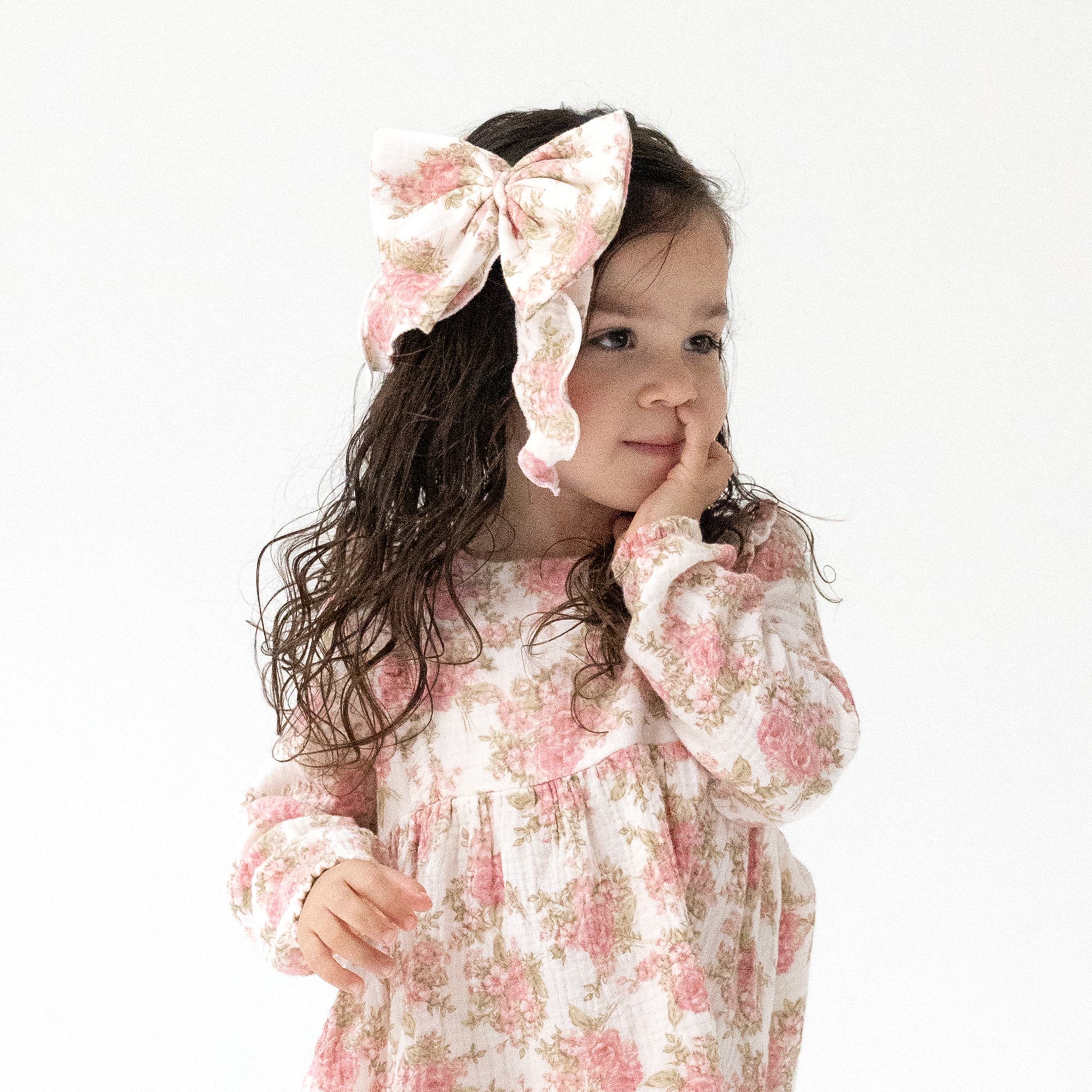 Bow With Tails Clip In