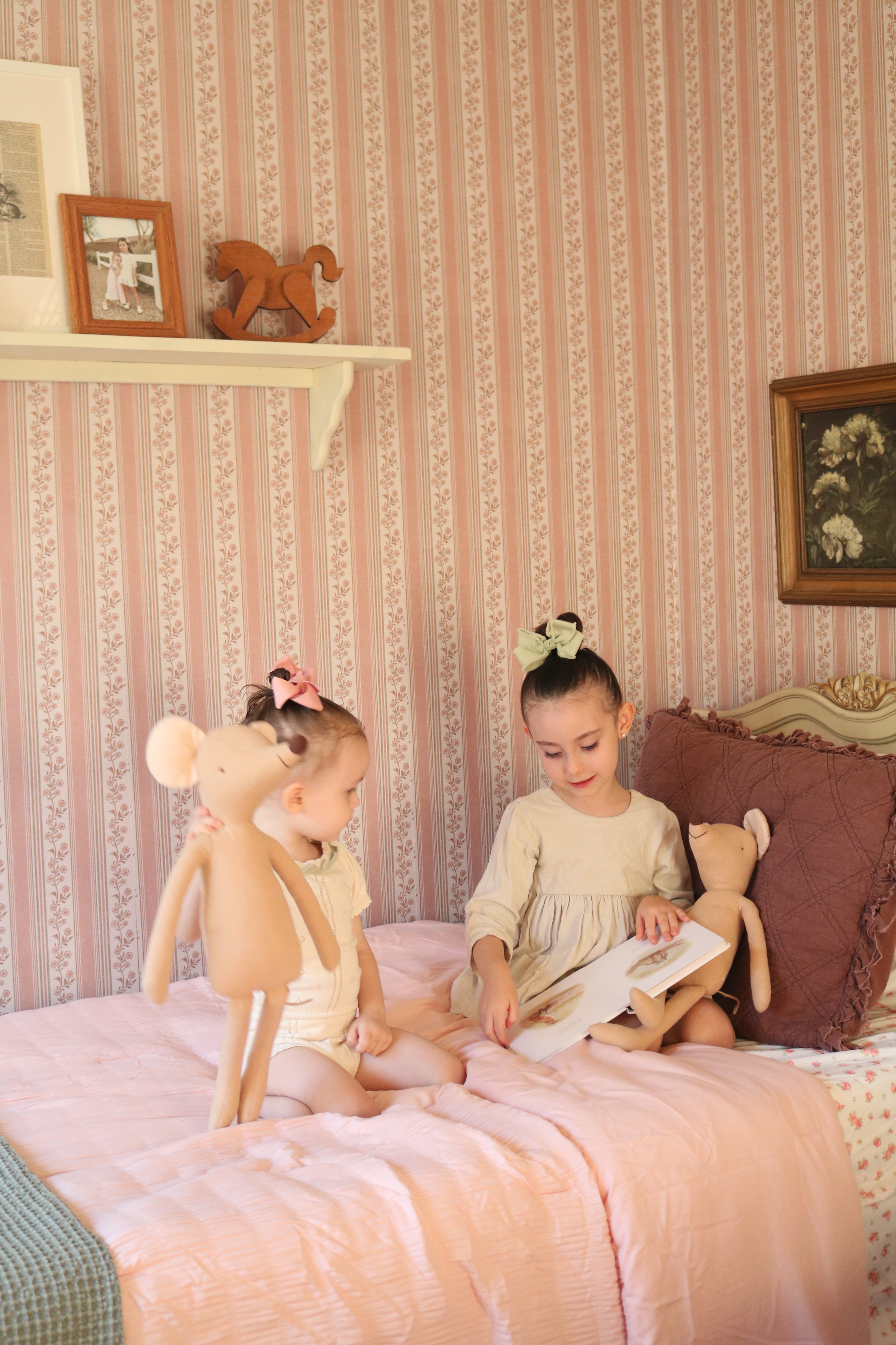 Auggie Wallpaper By Bloomery Decor