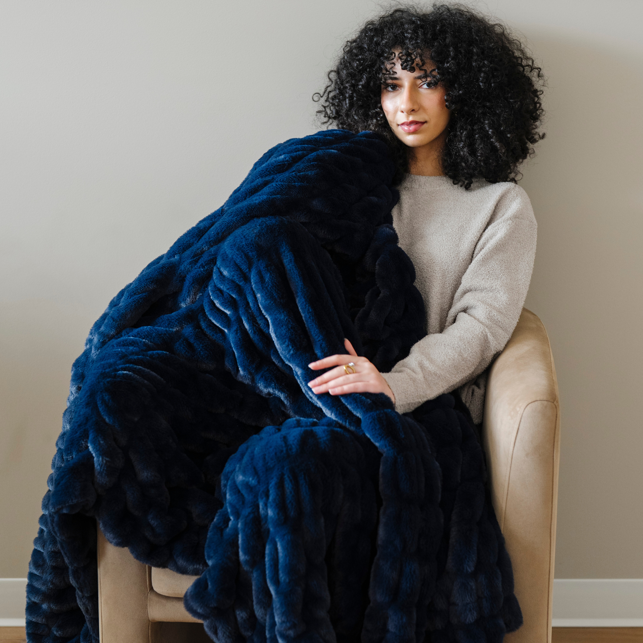 Double Ruched Faux Fur Throw Blankets