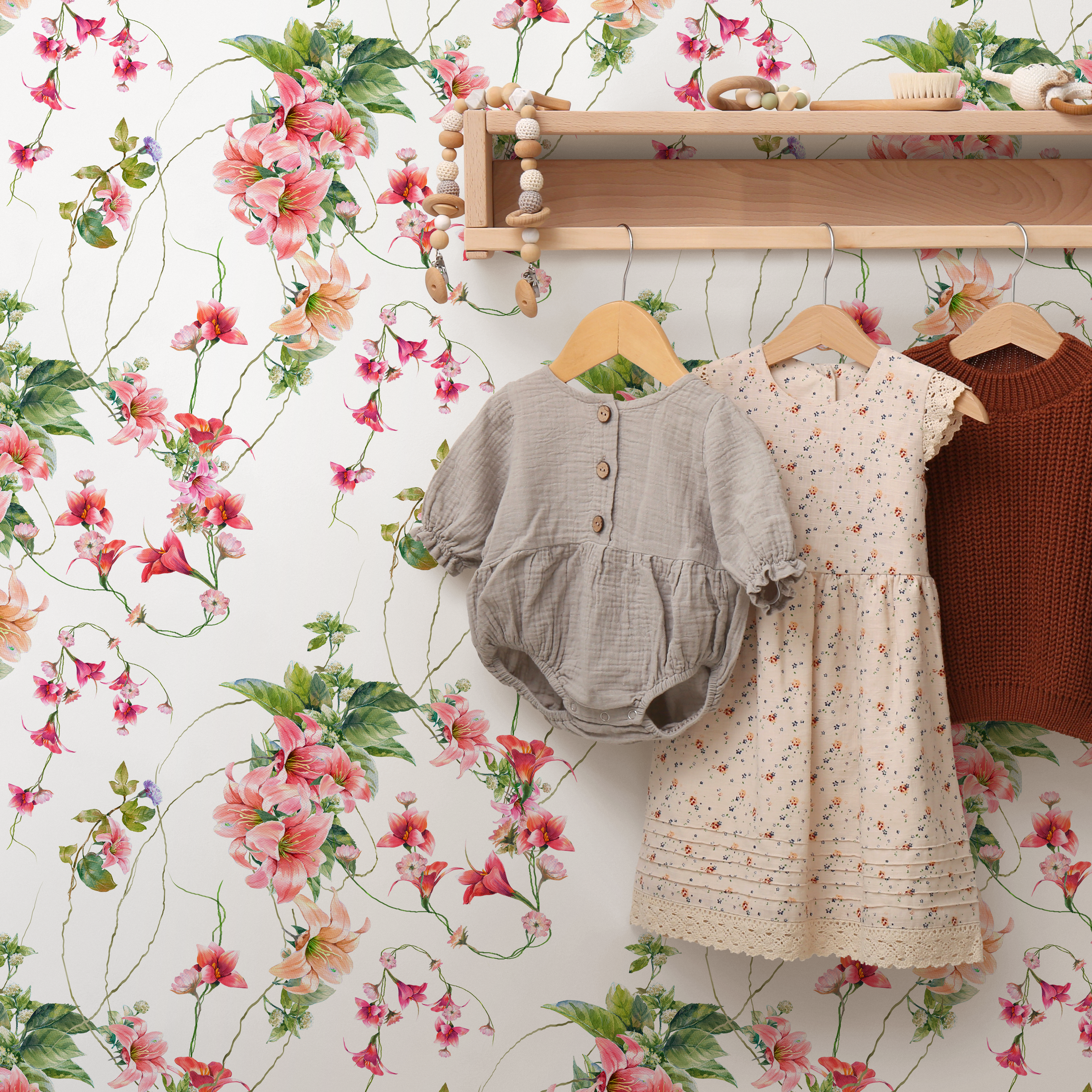 Floral Wallpaper With Trailing Sweet Pea Vines In Pink, Red, And Green - A060