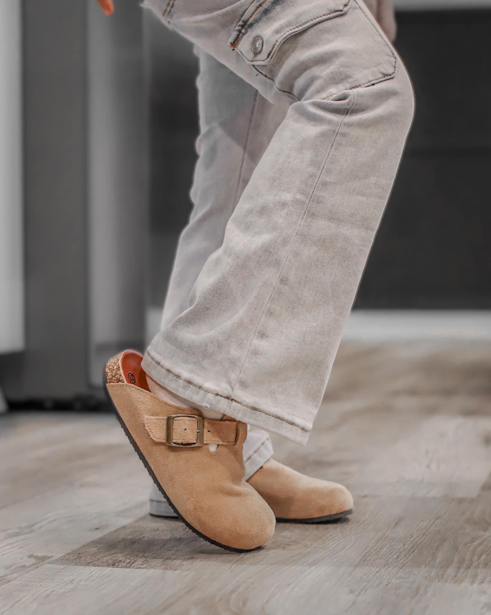 Queens Closed Toe Footbed Sandals - Tan Suede Leather