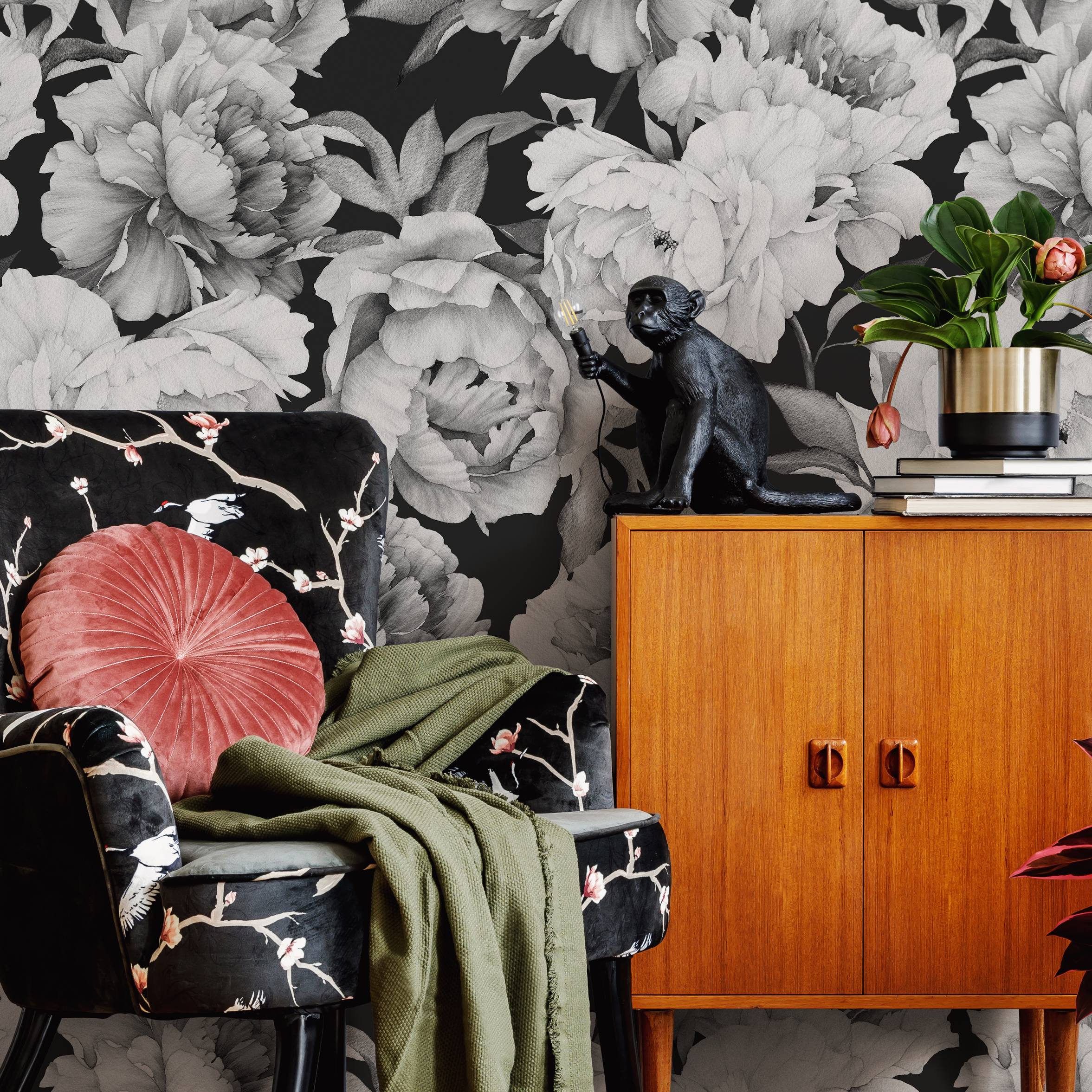 Floral Wallpaper With A Vintage Peony Motif In Black And White - A171