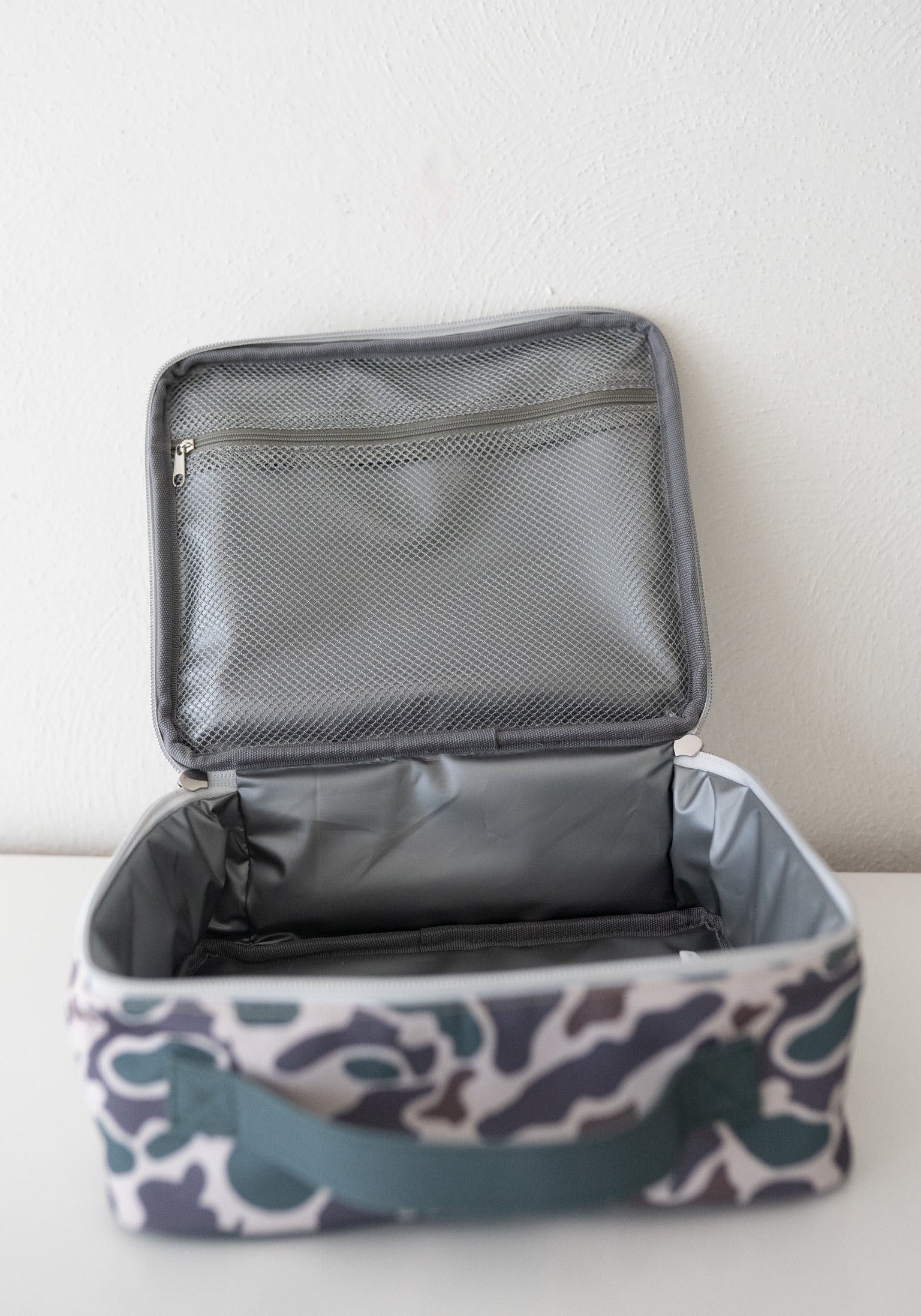*preorder* Camo Lunchbox