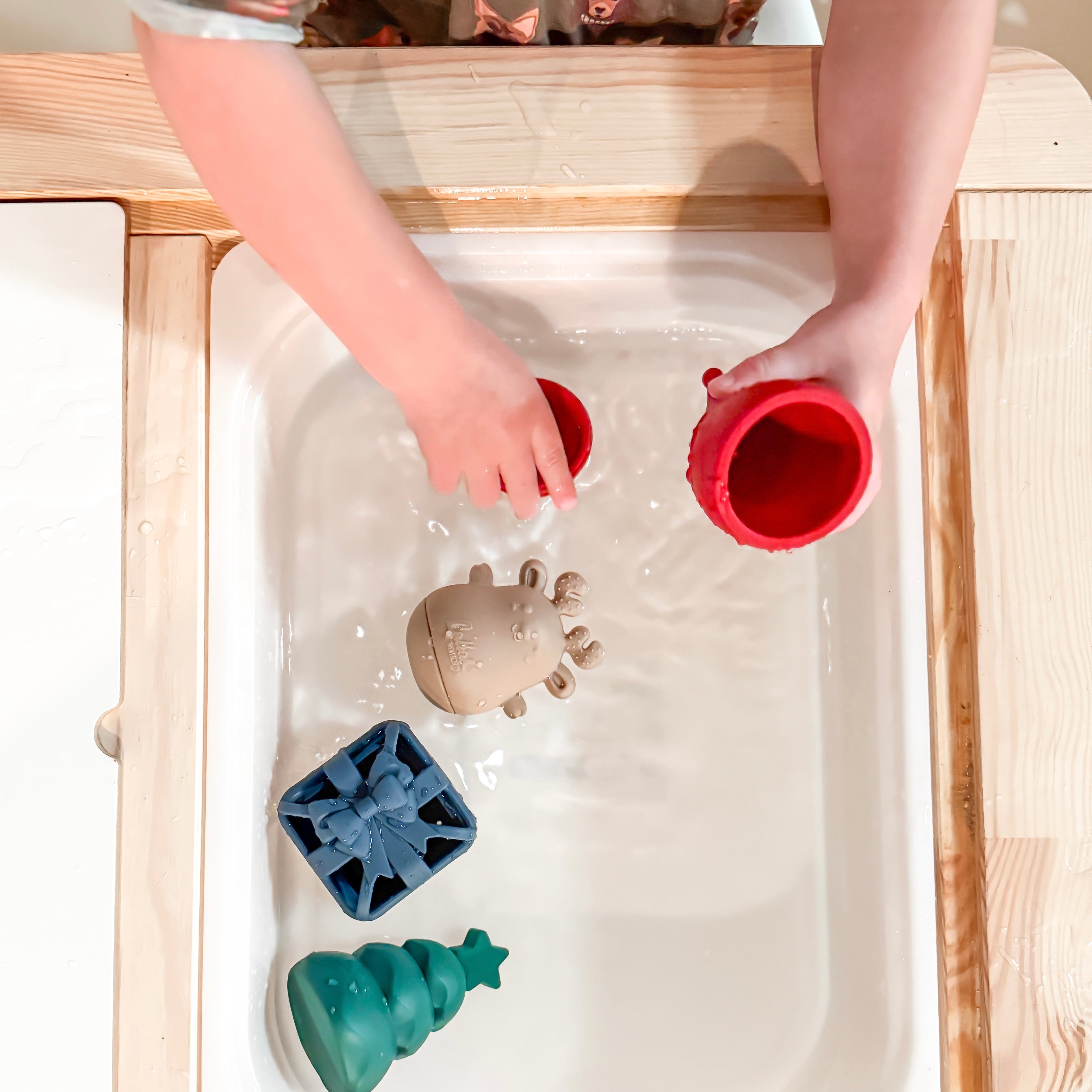 Holly Jolly Bath Toys