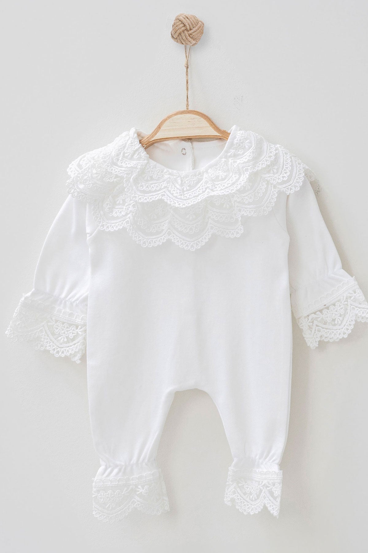 Ann White Newborn Coming Home Set (11 Pcs)