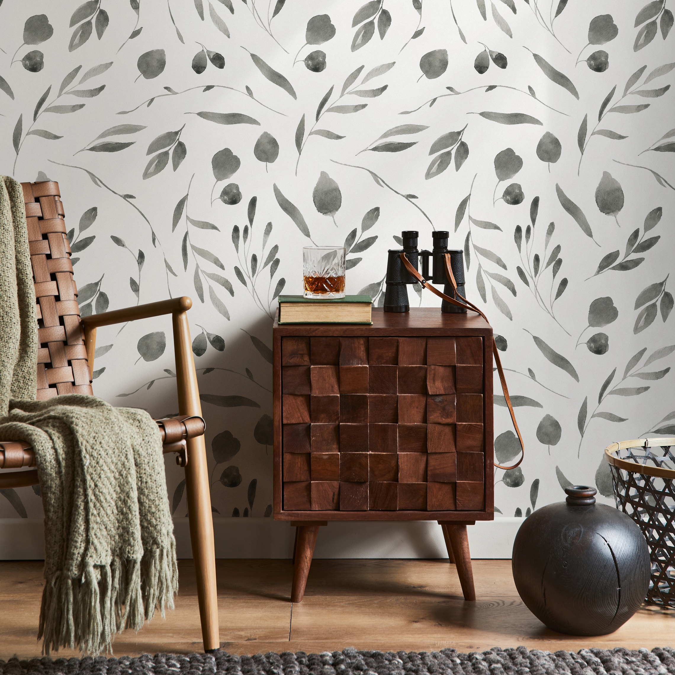 Botanical Wallpaper With A Delicate Watercolor Leaf Motif In Black And Gray - B028