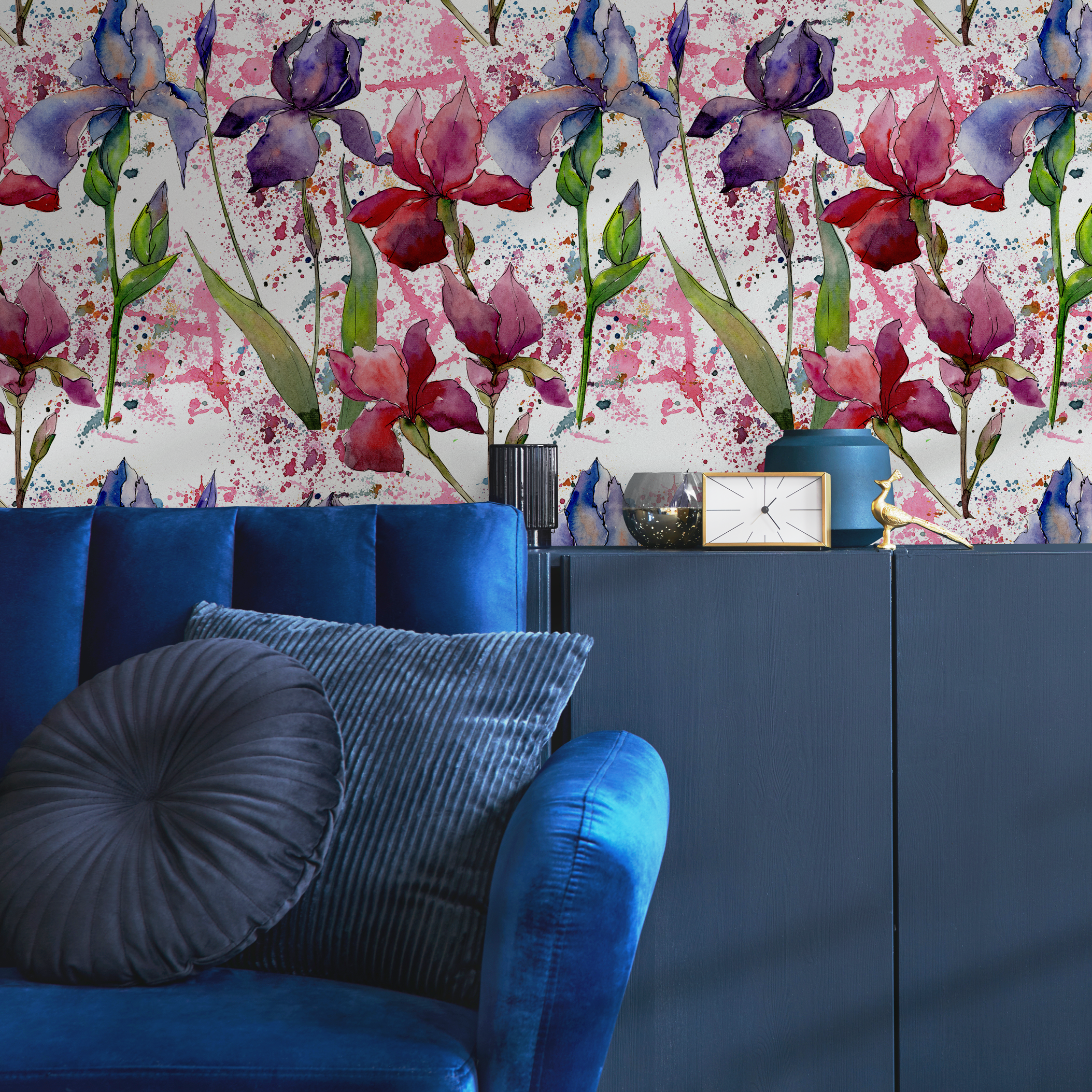 Floral Wallpaper With A Watercolor Iris Motif In Purple, Pink, And Red - B053