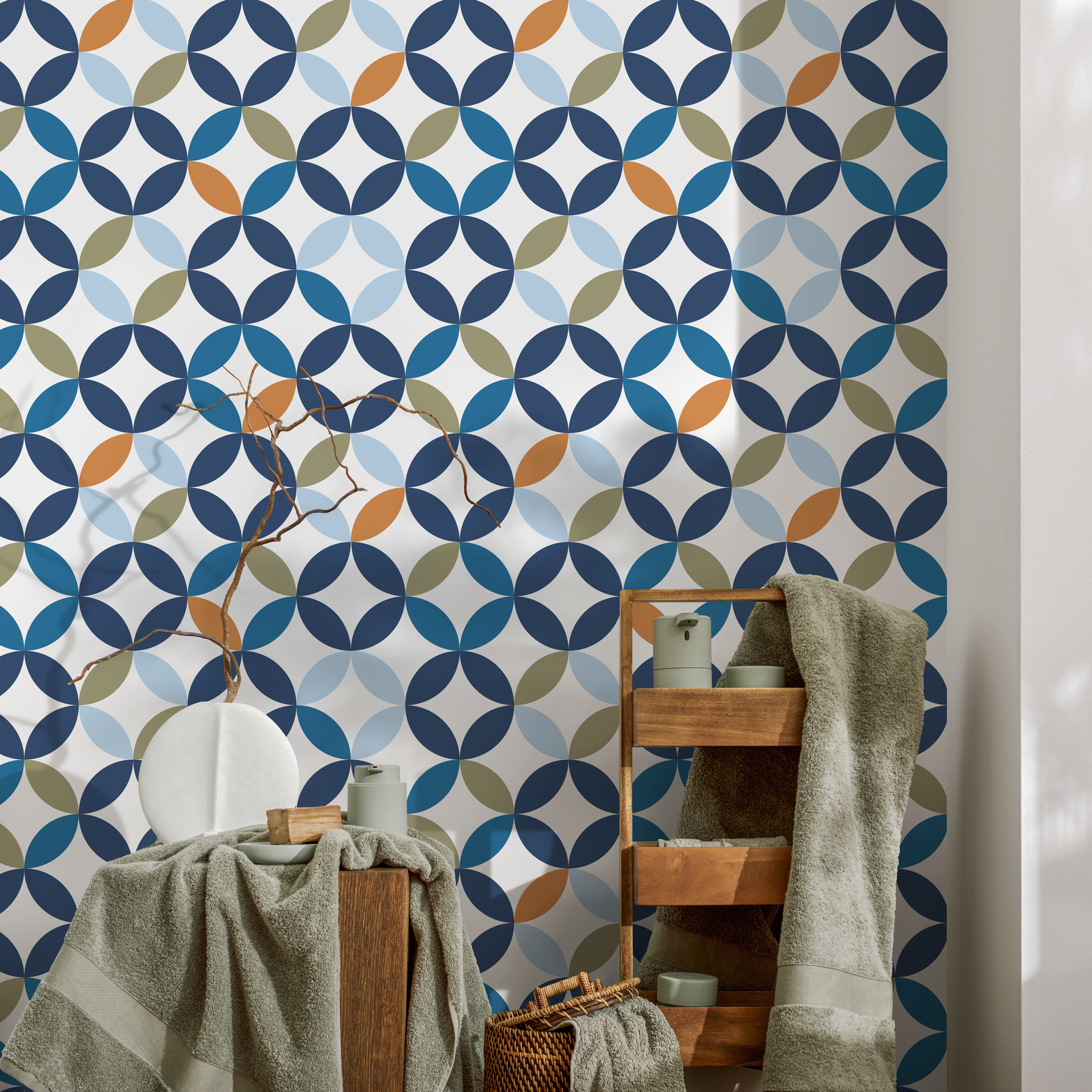 Geometric Wallpaper With An Interlocking Circle Motif In Blue, Green, And Orange - B085