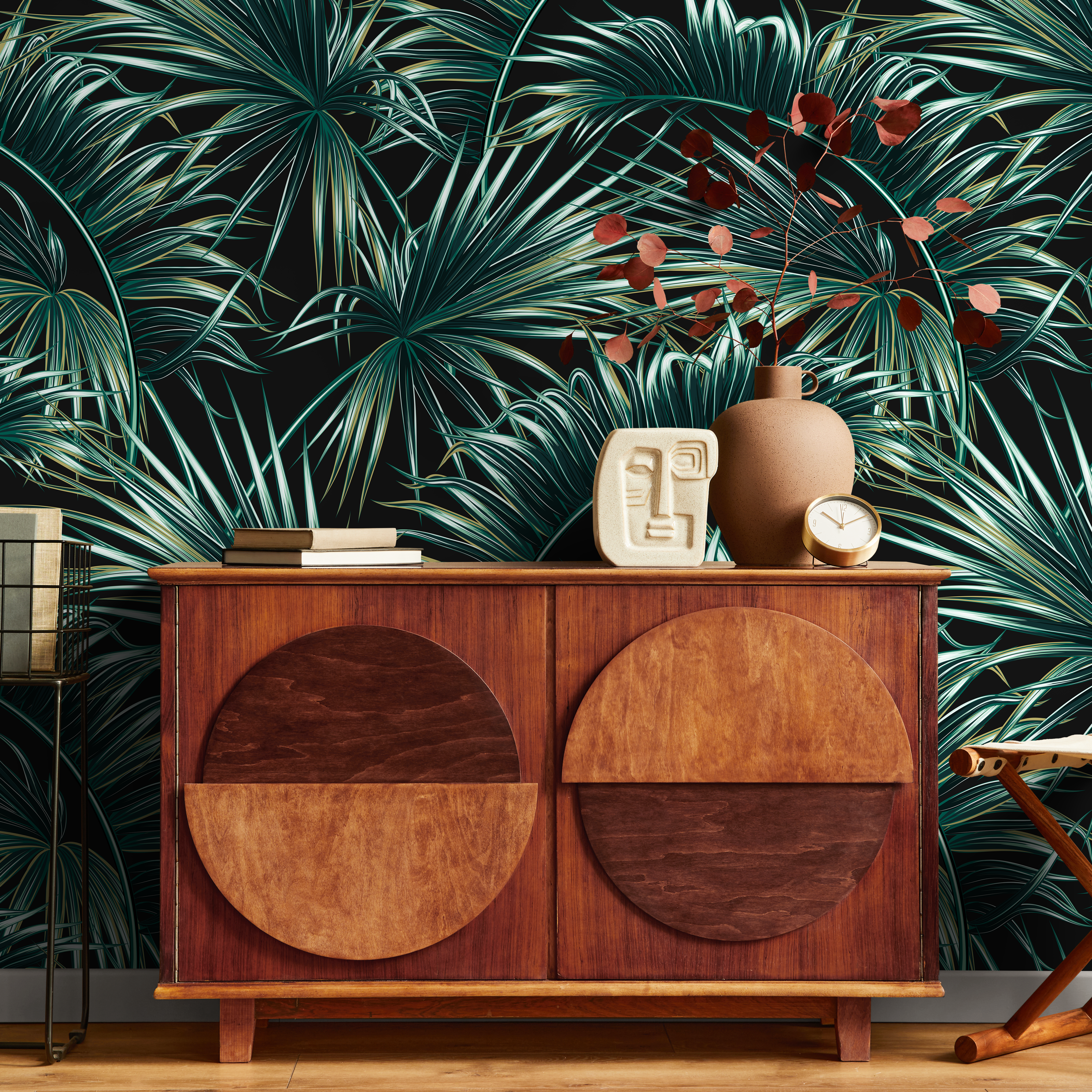 Botanical Wallpaper With Lush Palm Fronds In Green And Black - B122