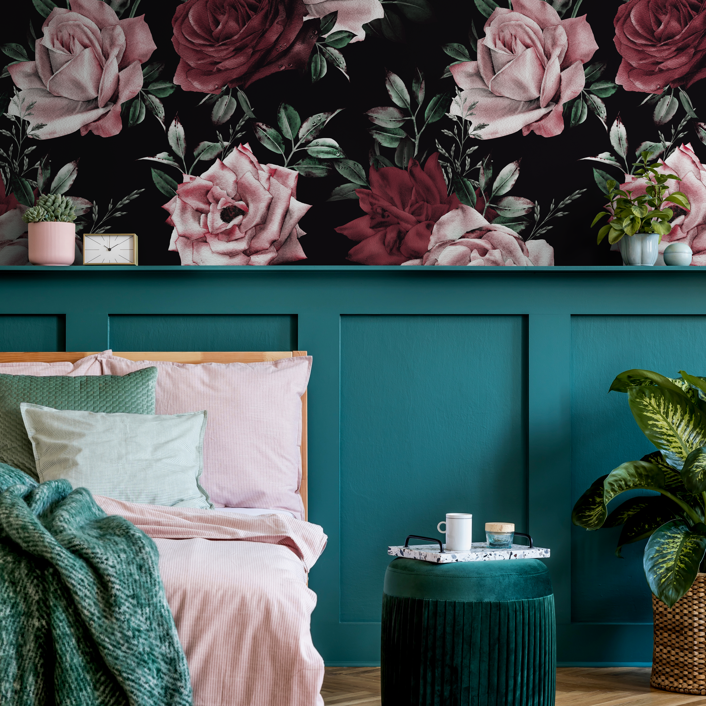 Floral Wallpaper Featuring Lush Romantic Roses In Pink, Red, And Black - B222