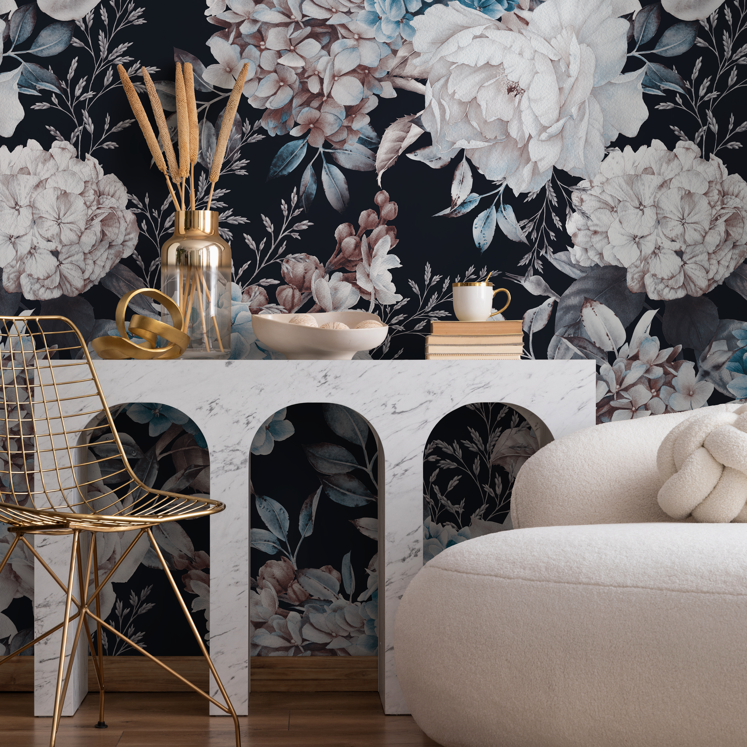 Floral Wallpaper Featuring Peonies And Hydrangeas In Blue And White - B227