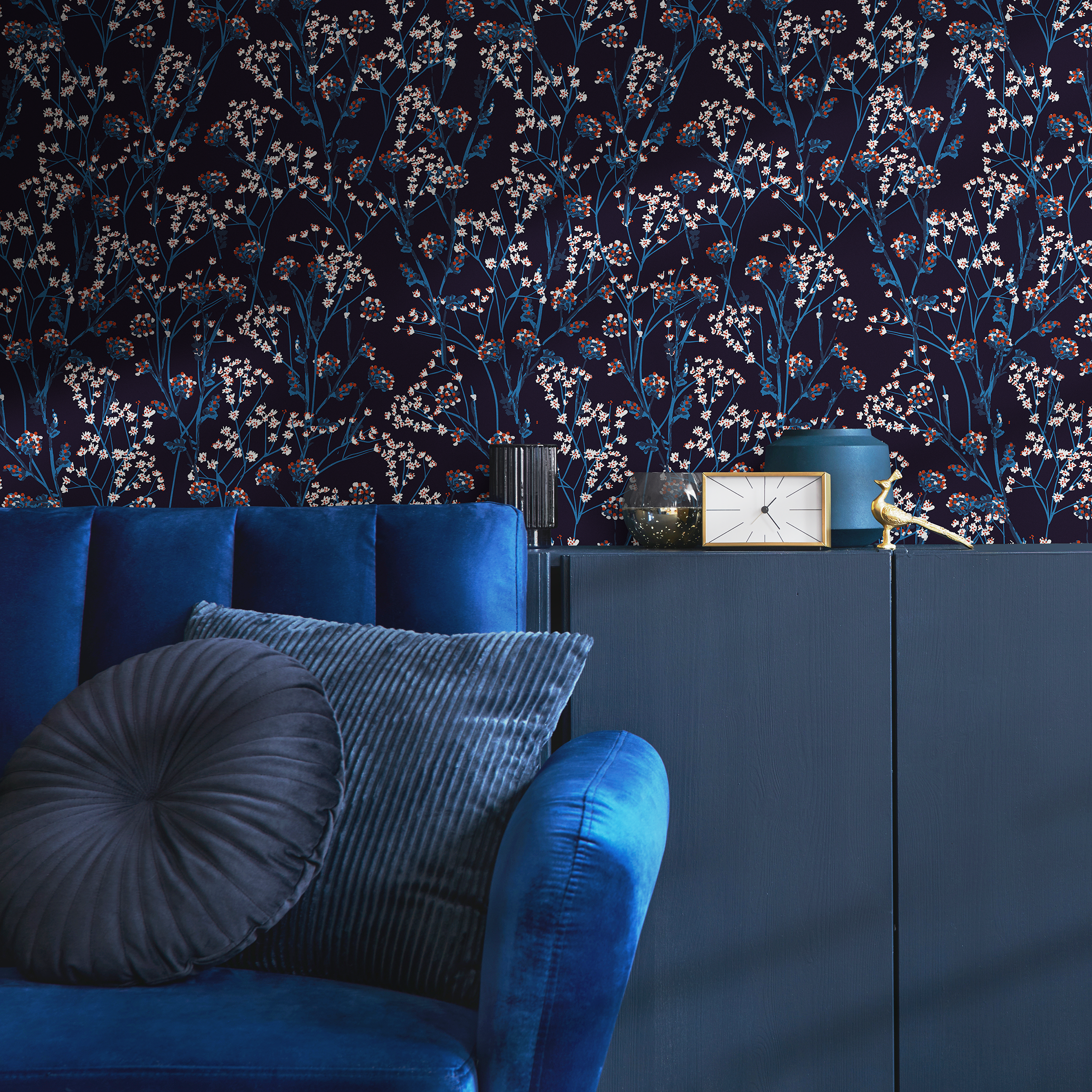 Botanical Wallpaper Featuring Wildflower Sprigs In Navy Blue, Red, And White - B452