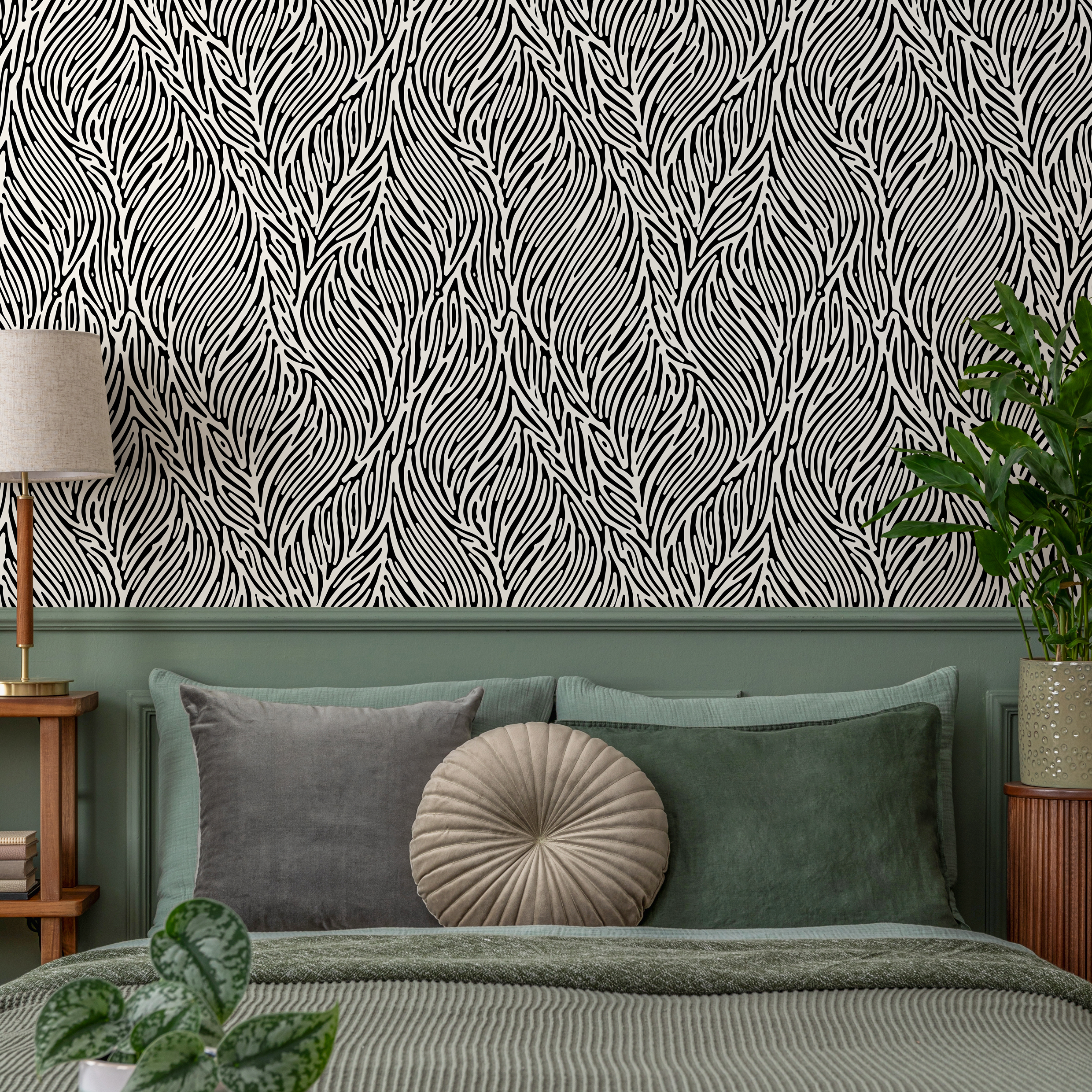 Abstract Wallpaper Featuring Flowing Organic Stripes In Black And Off-white - B599