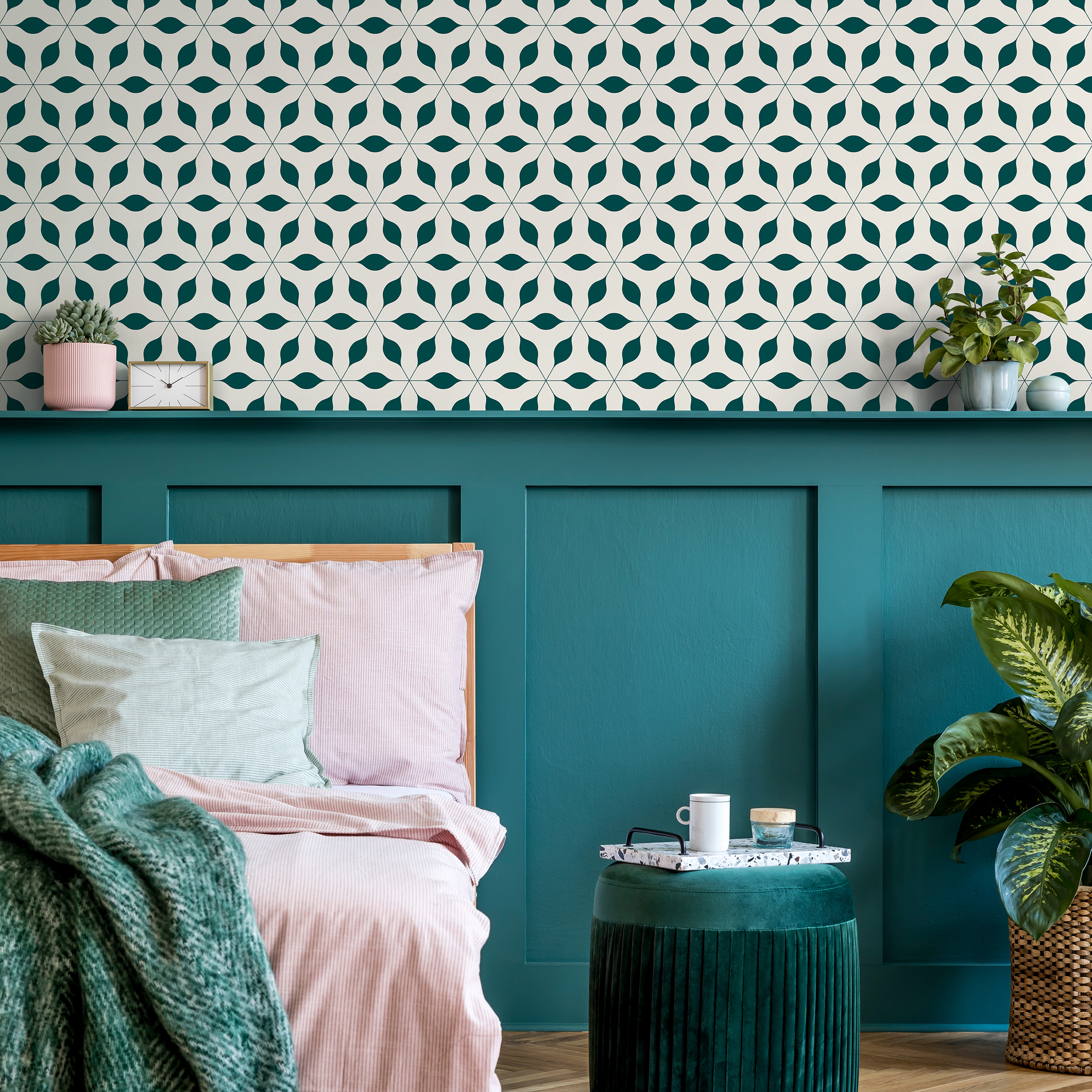Geometric Wallpaper Featuring A Starburst Leaf Motif In Teal And Beige - B602