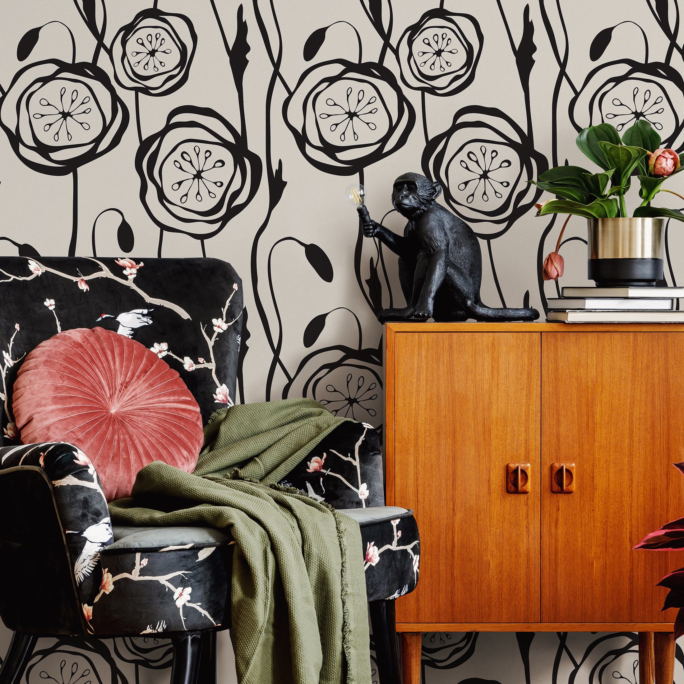 Floral Wallpaper With A Bold Poppy Outline In Black And White - B605