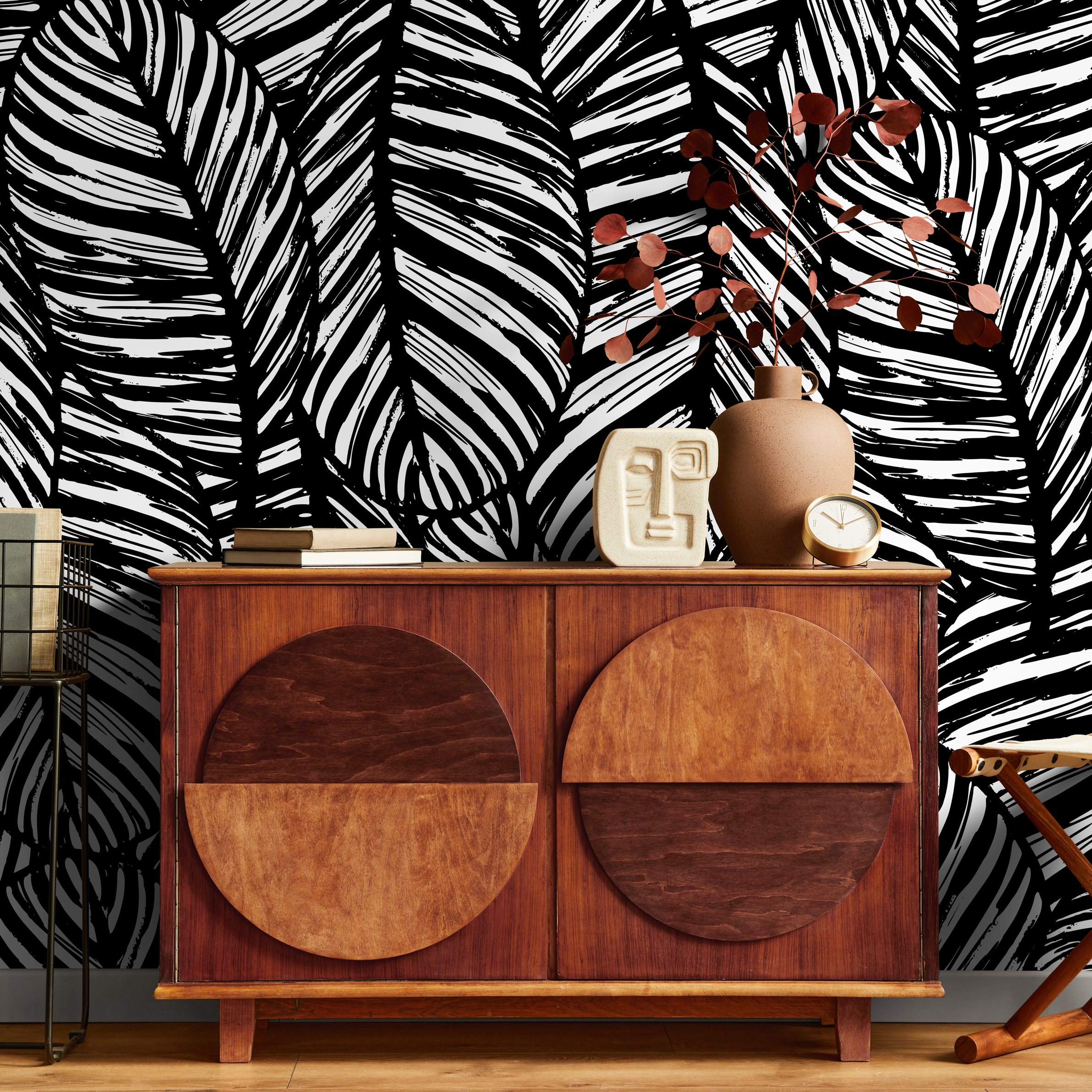 Botanical Wallpaper Featuring A Bold Palm Leaf Motif In Black And White - B624