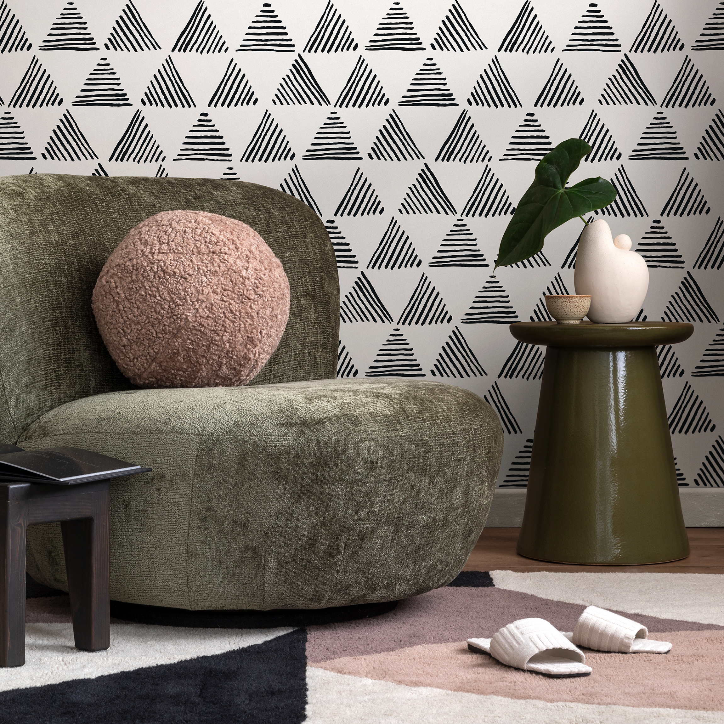 Geometric Wallpaper With Hand-drawn Triangles In Black And White - B817