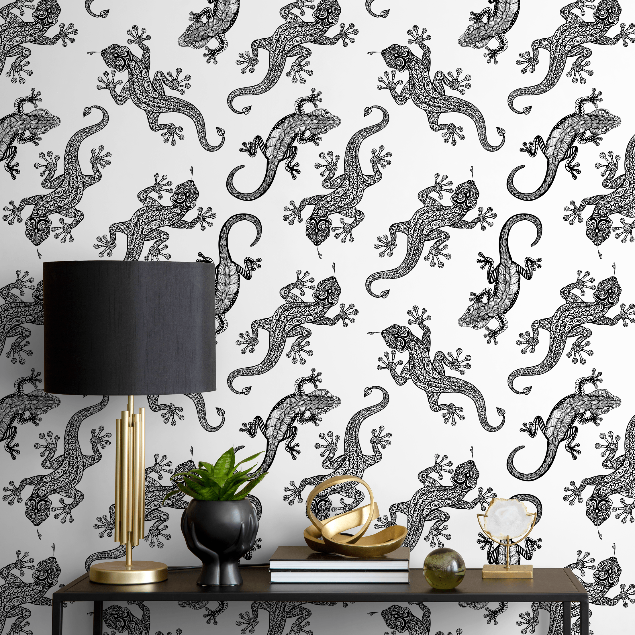 Animal Wallpaper With A Stylized Gecko Motif In Black And White - B941