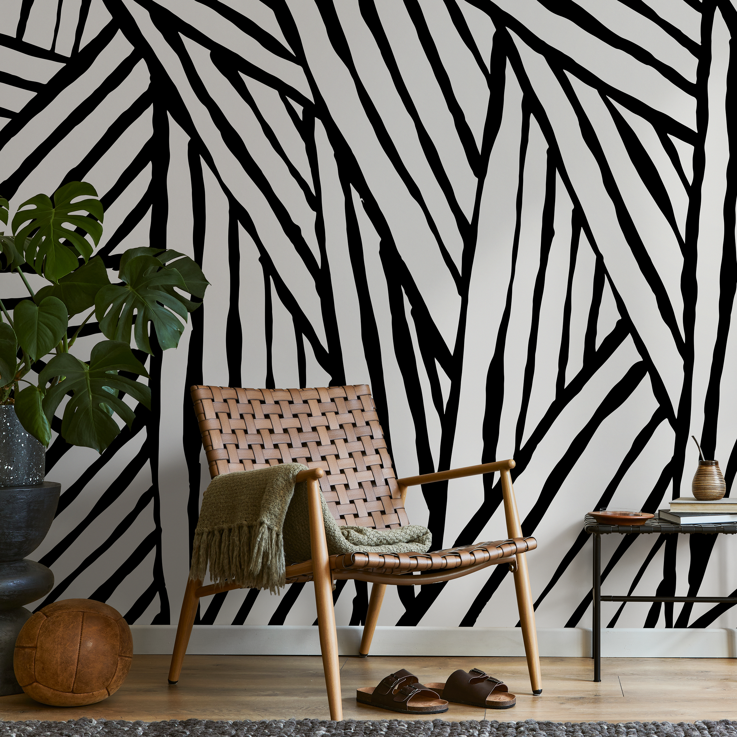Abstract Wallpaper With Bold Brushstroke Stripes In Black And Beige - B972