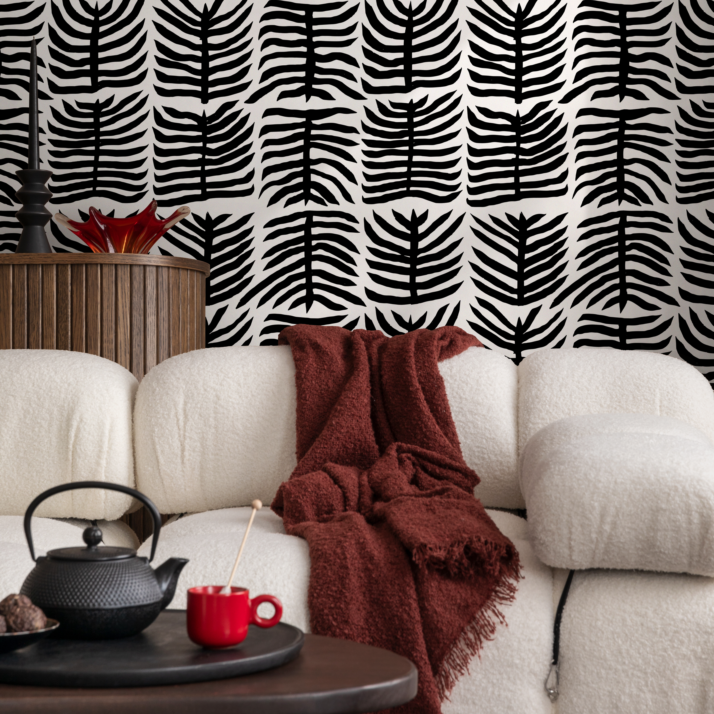 Botanical Wallpaper With A Graphic Leaf Pattern In Black And White - B979