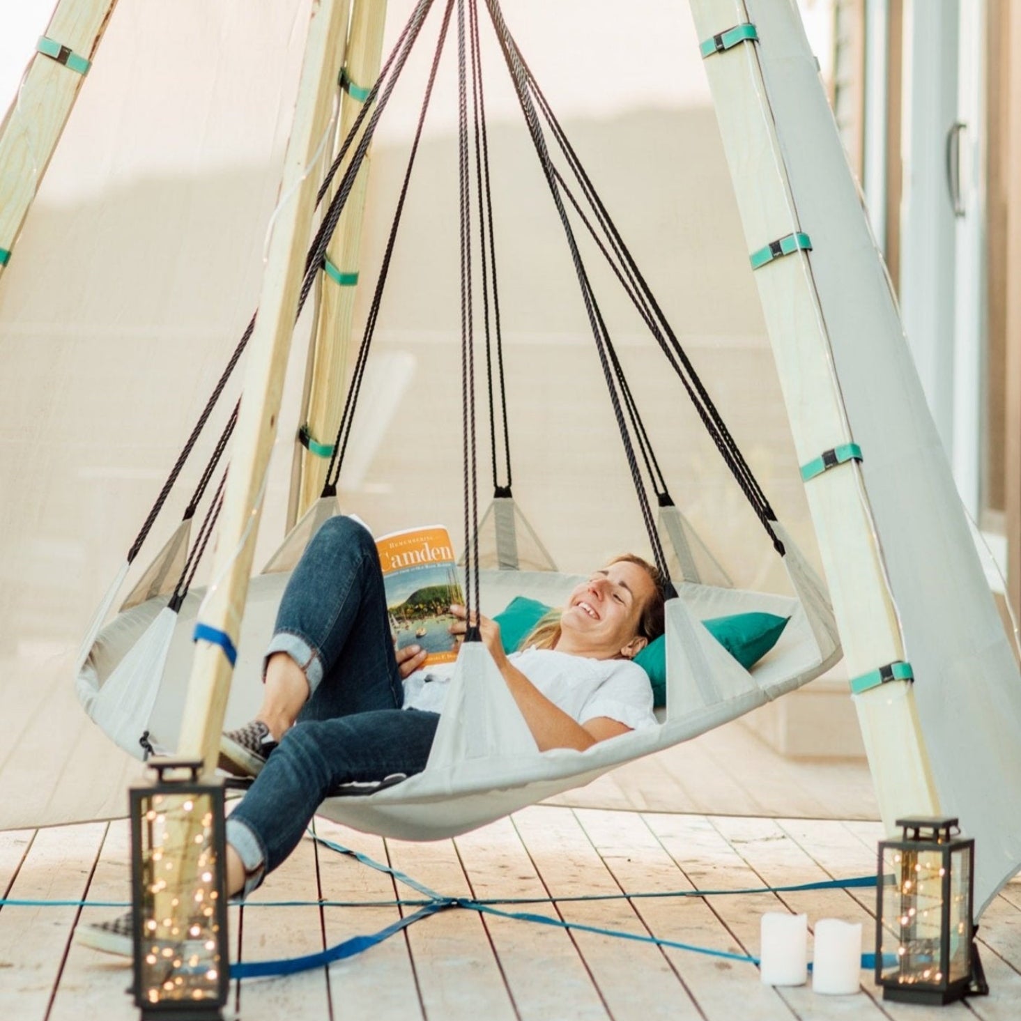 Hover Platform Swing