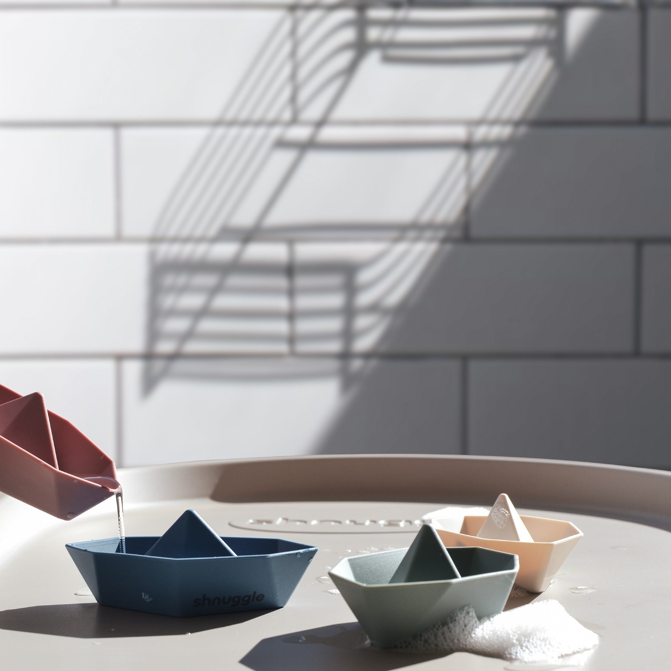 Shnuggle Stack And Sail Bath Boat Toys