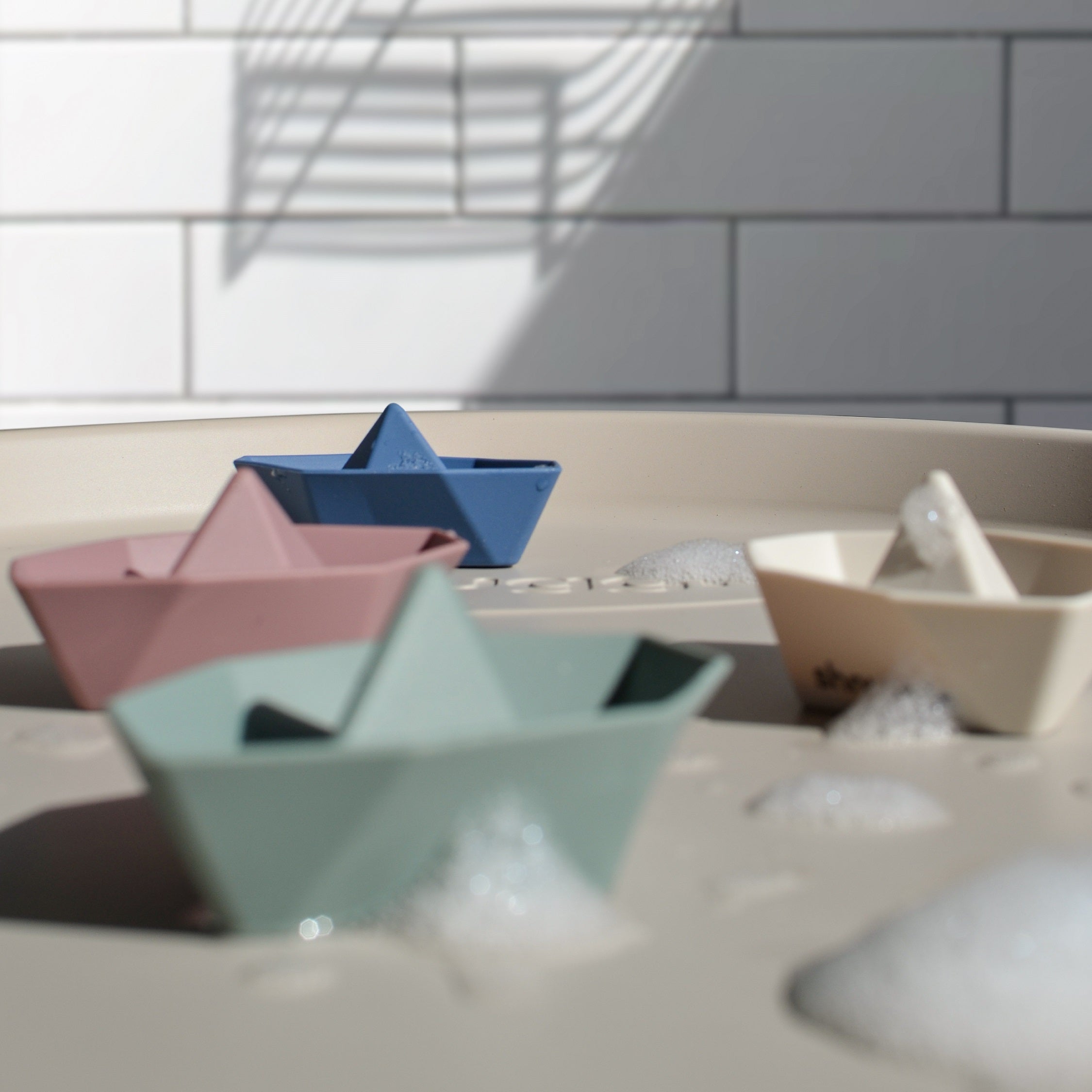 Shnuggle Stack And Sail Bath Boat Toys