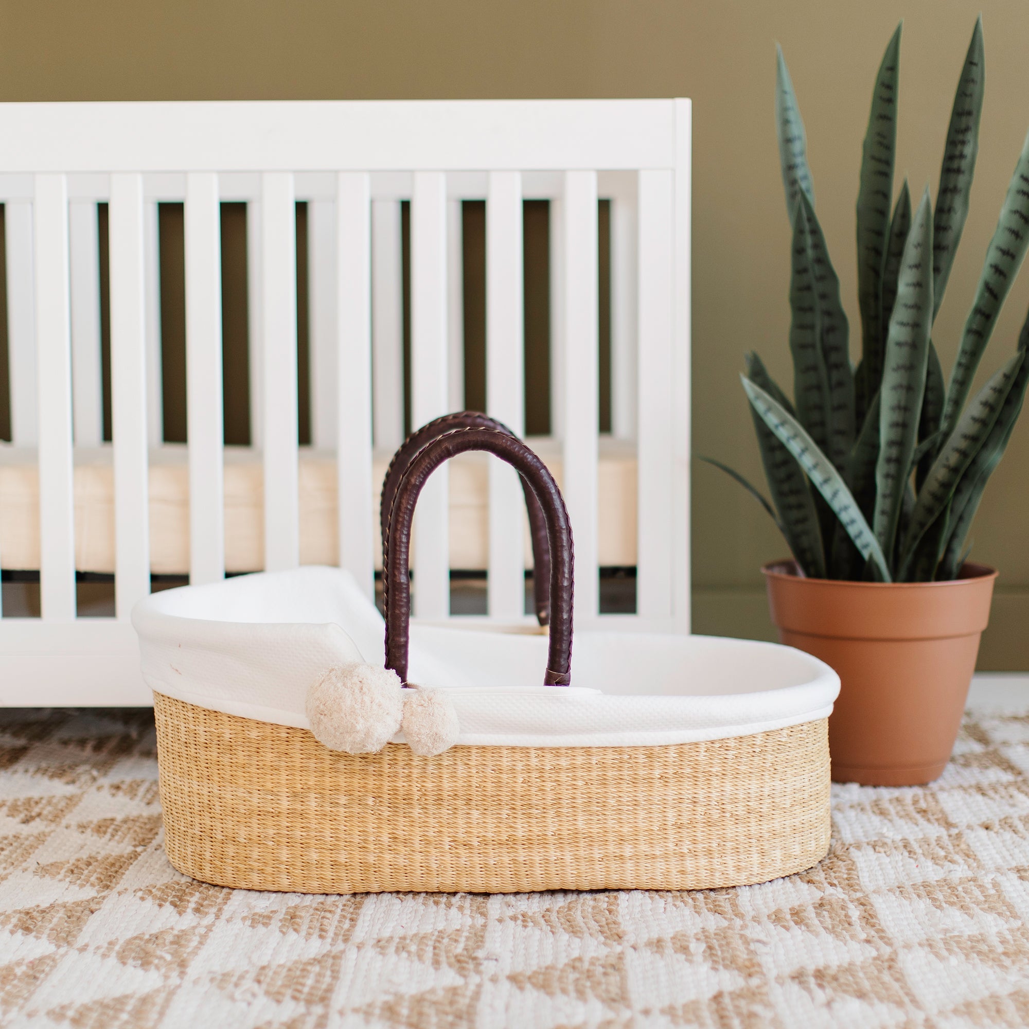 African Moses Basket<br>brown Handle