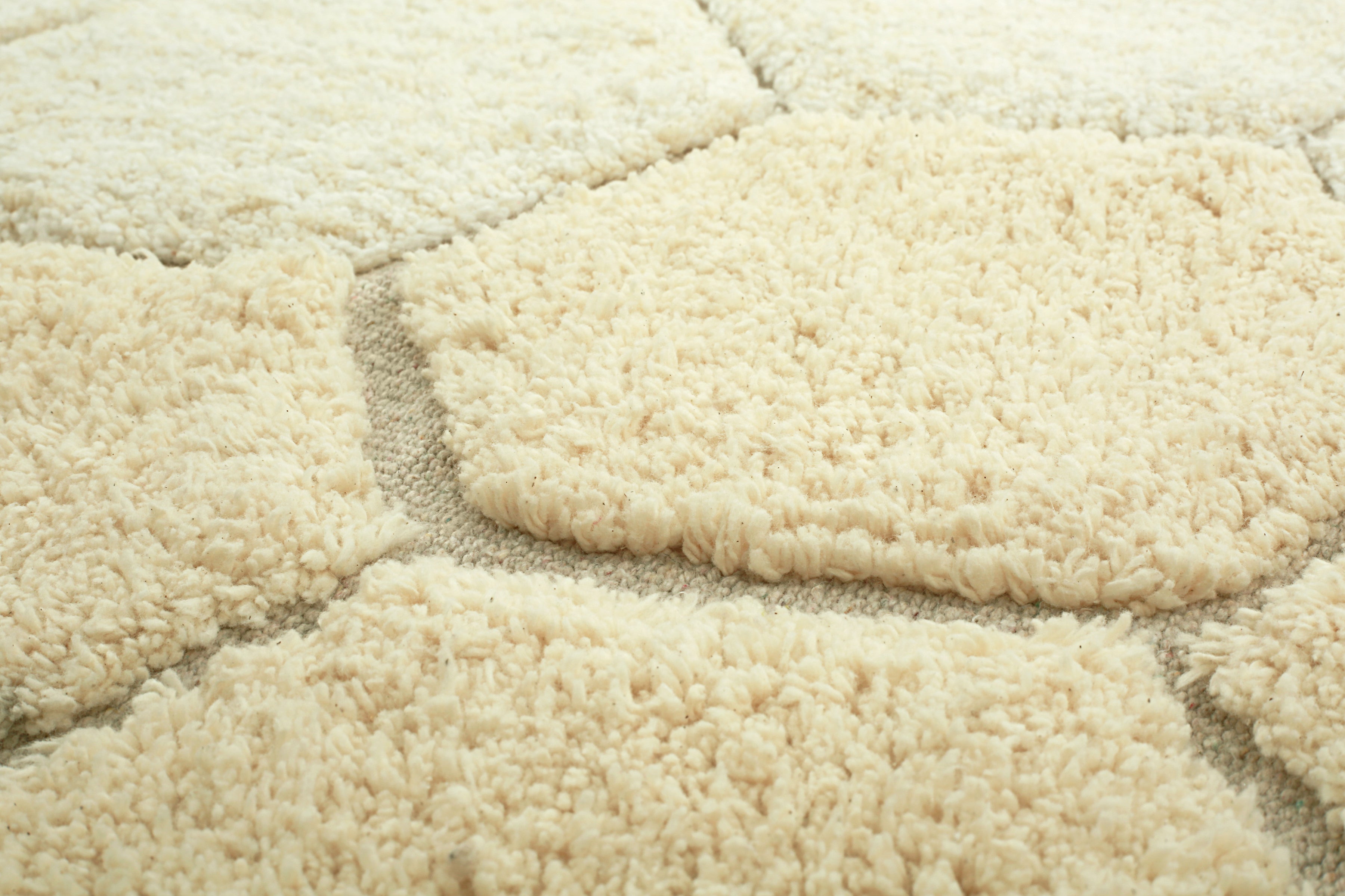 WASHABLE ROUND RUG HONEYCOMB GOLDEN - Planet Bee
