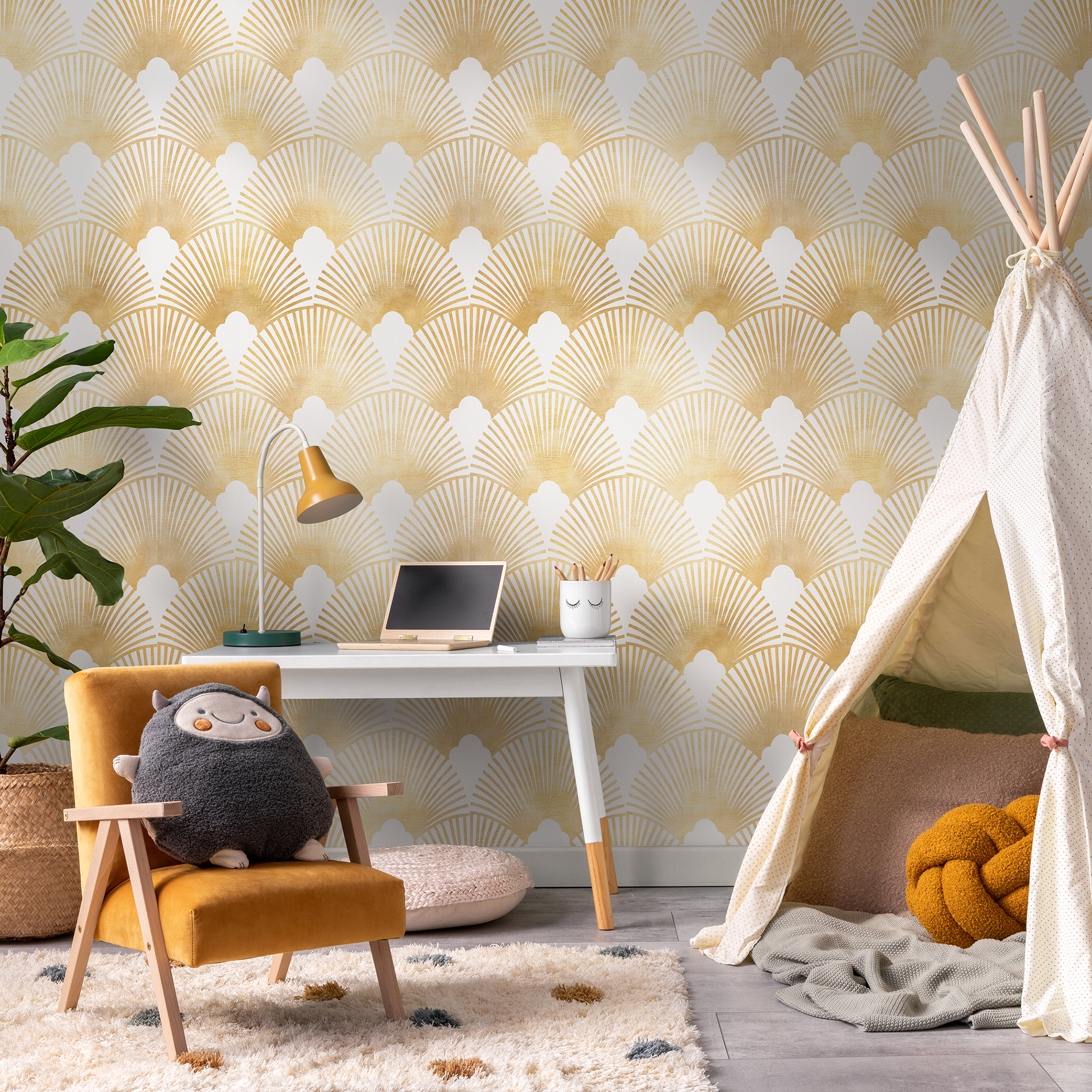 Art Deco Wallpaper With A Scalloped Fan Motif In Gold - C007