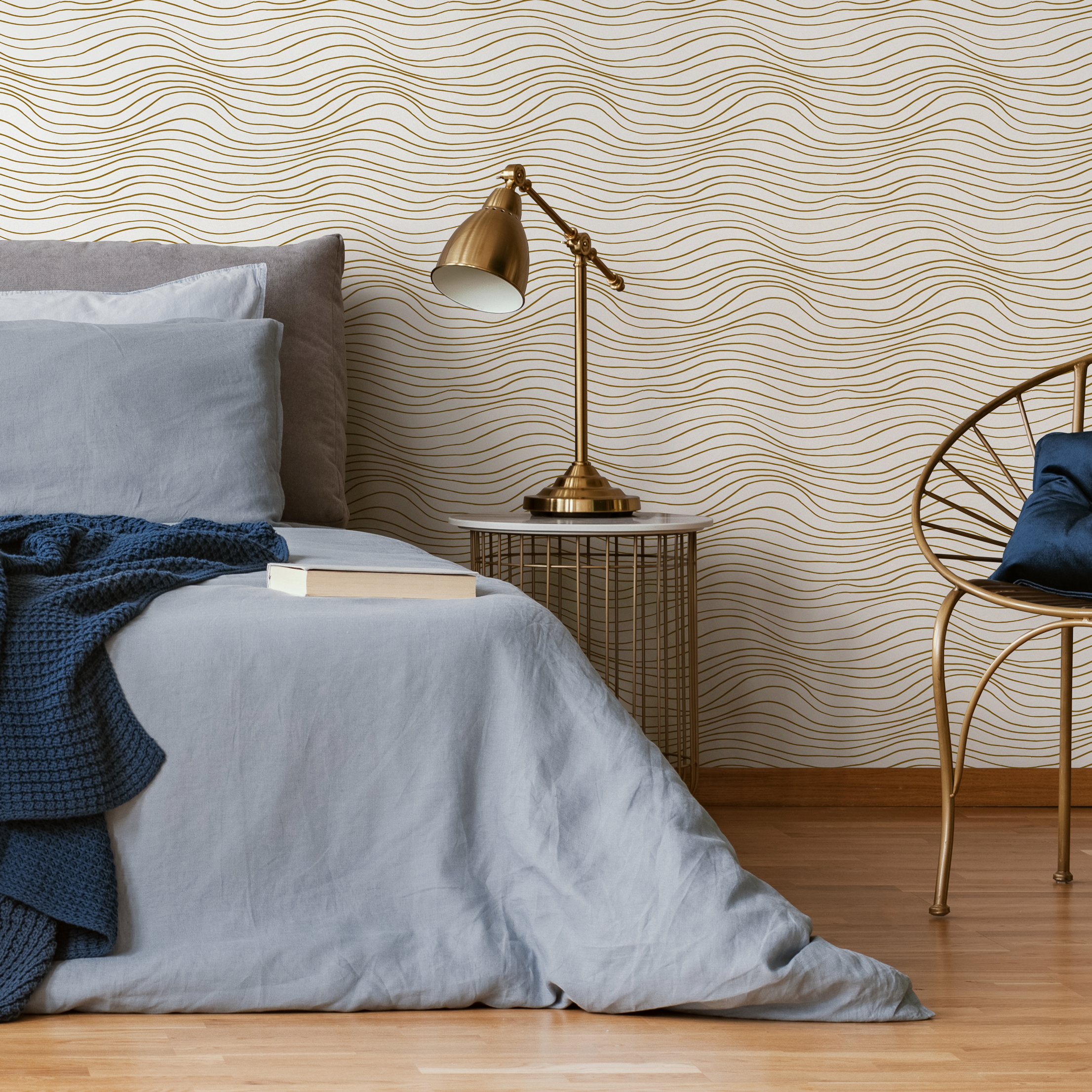 Abstract Wallpaper Featuring A Wavy Line Motif In Gold - C022