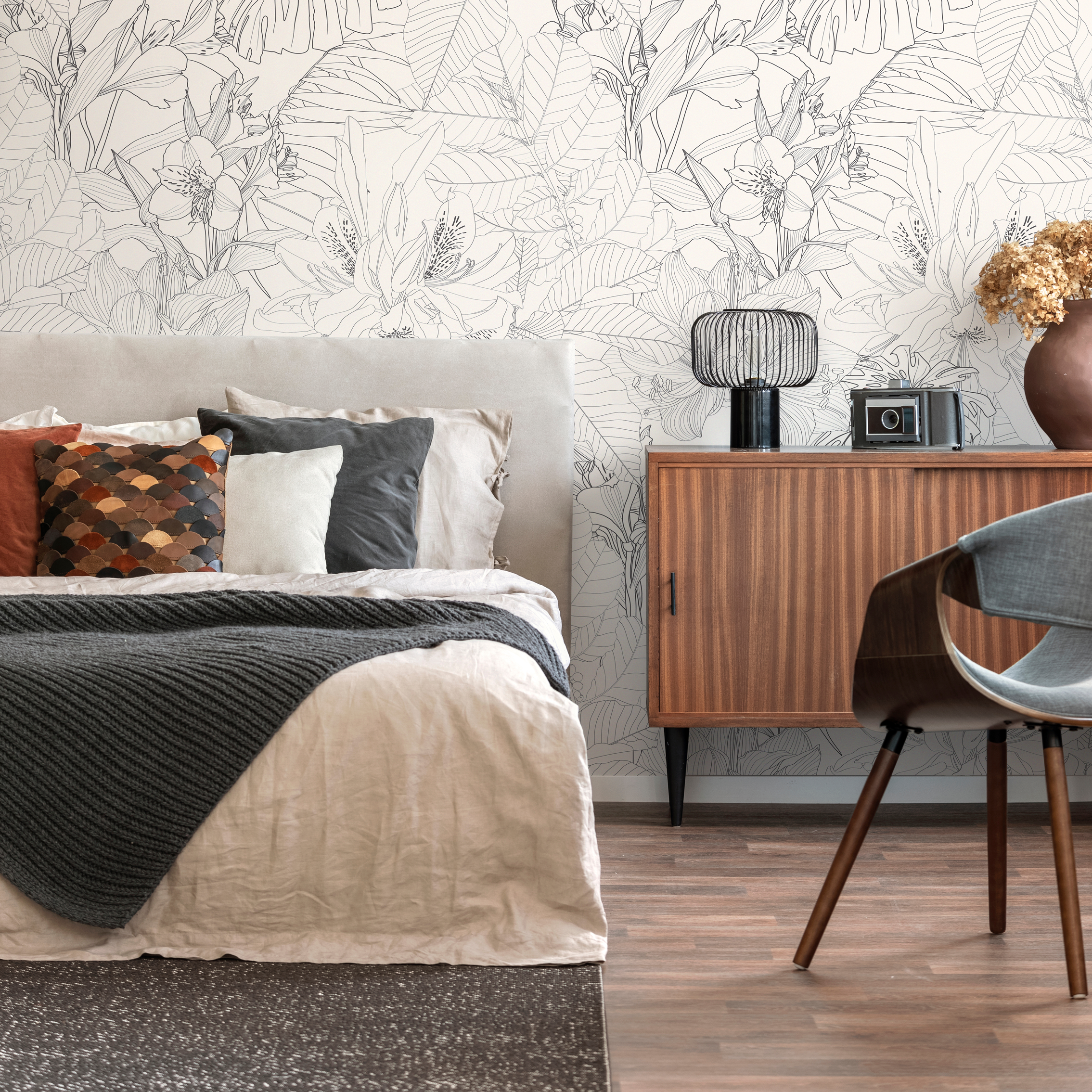 Floral Wallpaper With A Tropical Line Art Motif In Gray And Cream - C095