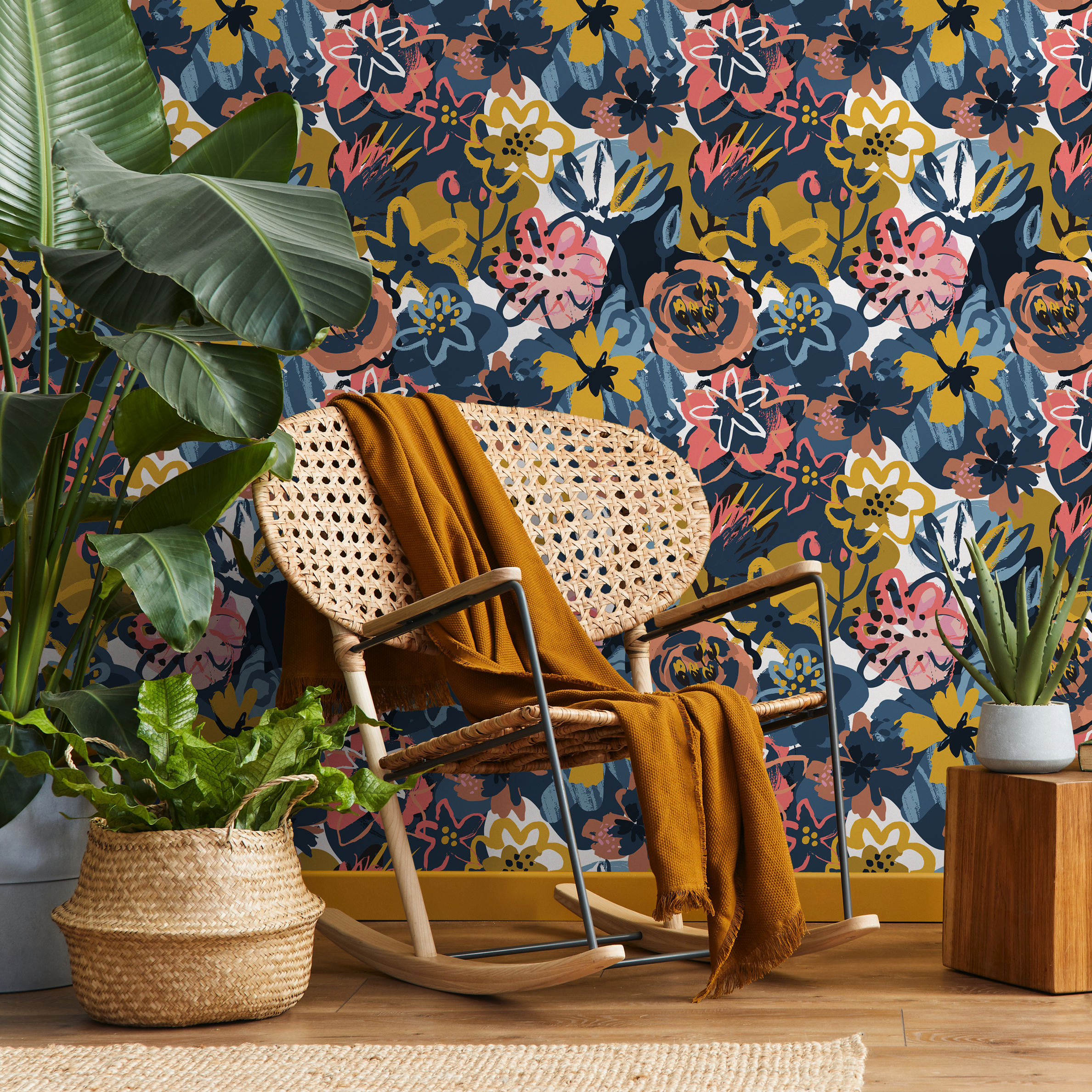 Abstract Floral Wallpaper With A Painterly Motif In Navy Blue, Yellow, And Pink - C127