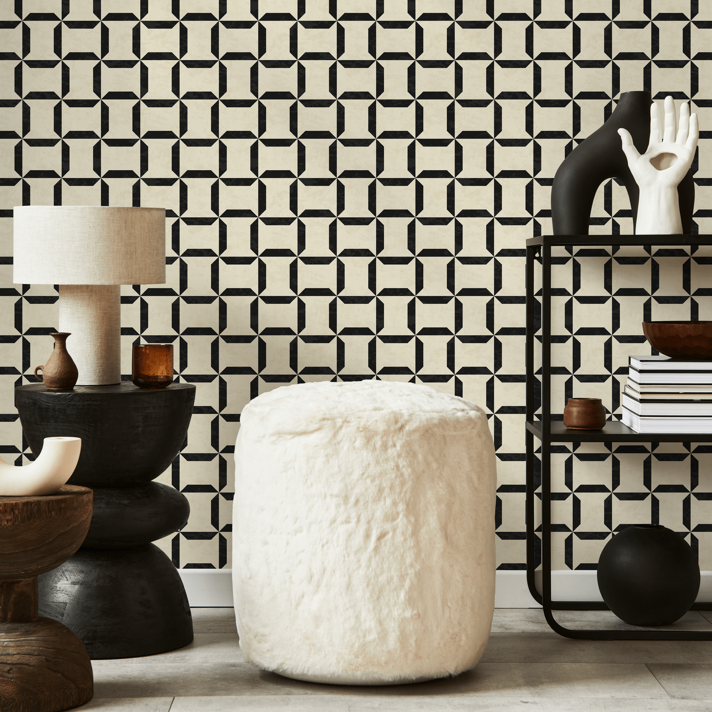 Geometric Wallpaper With An Interlocking Lattice Motif In Black And Cream - C158