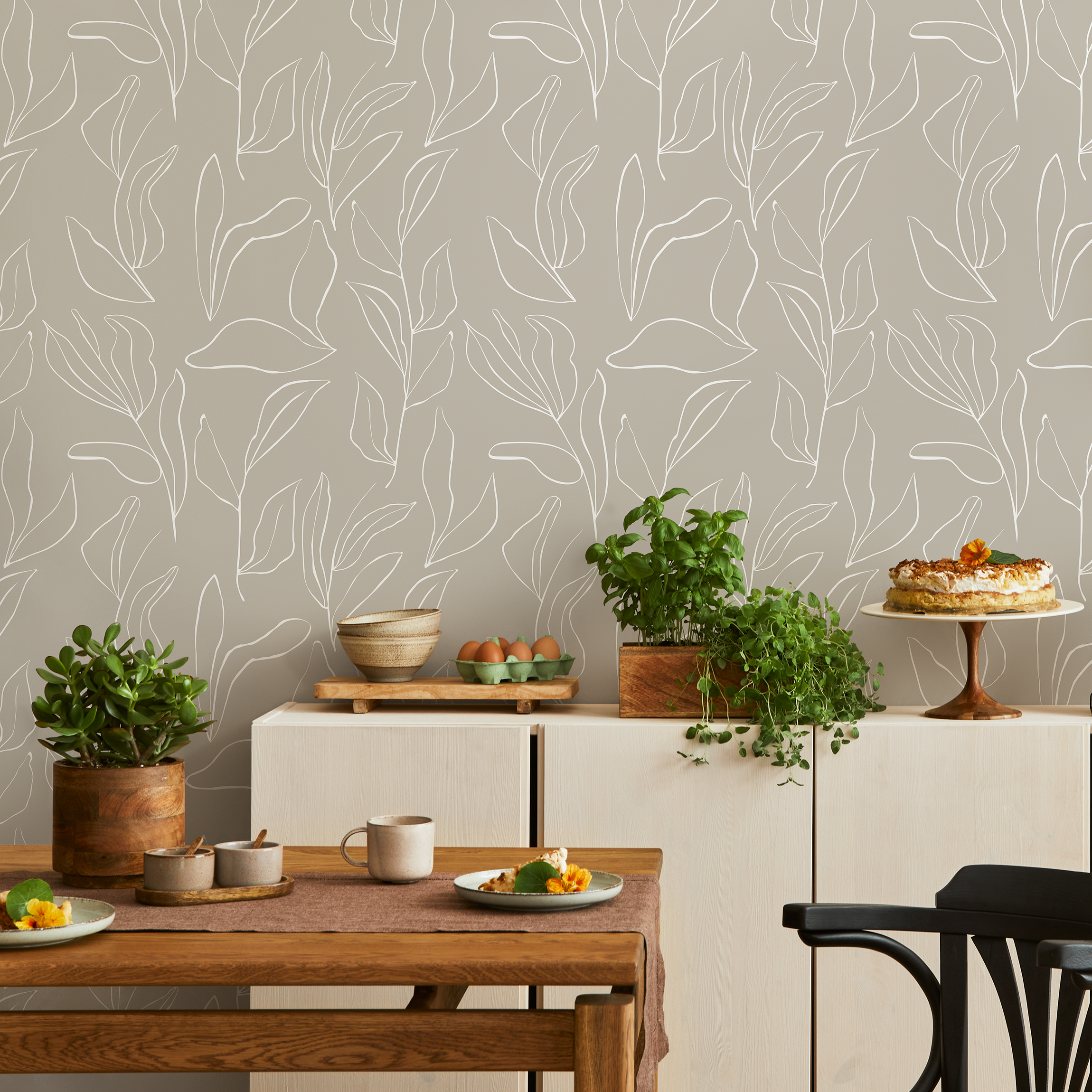 Botanical Wallpaper Featuring Stylized Leaf Outlines In Beige And White - C173