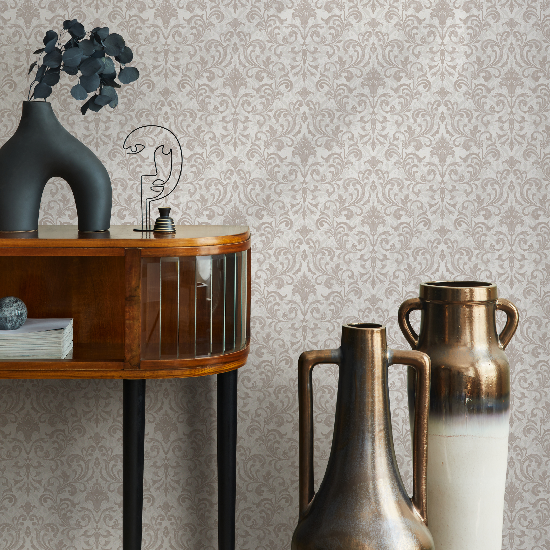 Damask Wallpaper With An Elegant Scroll Motif In Beige And Gray - C186