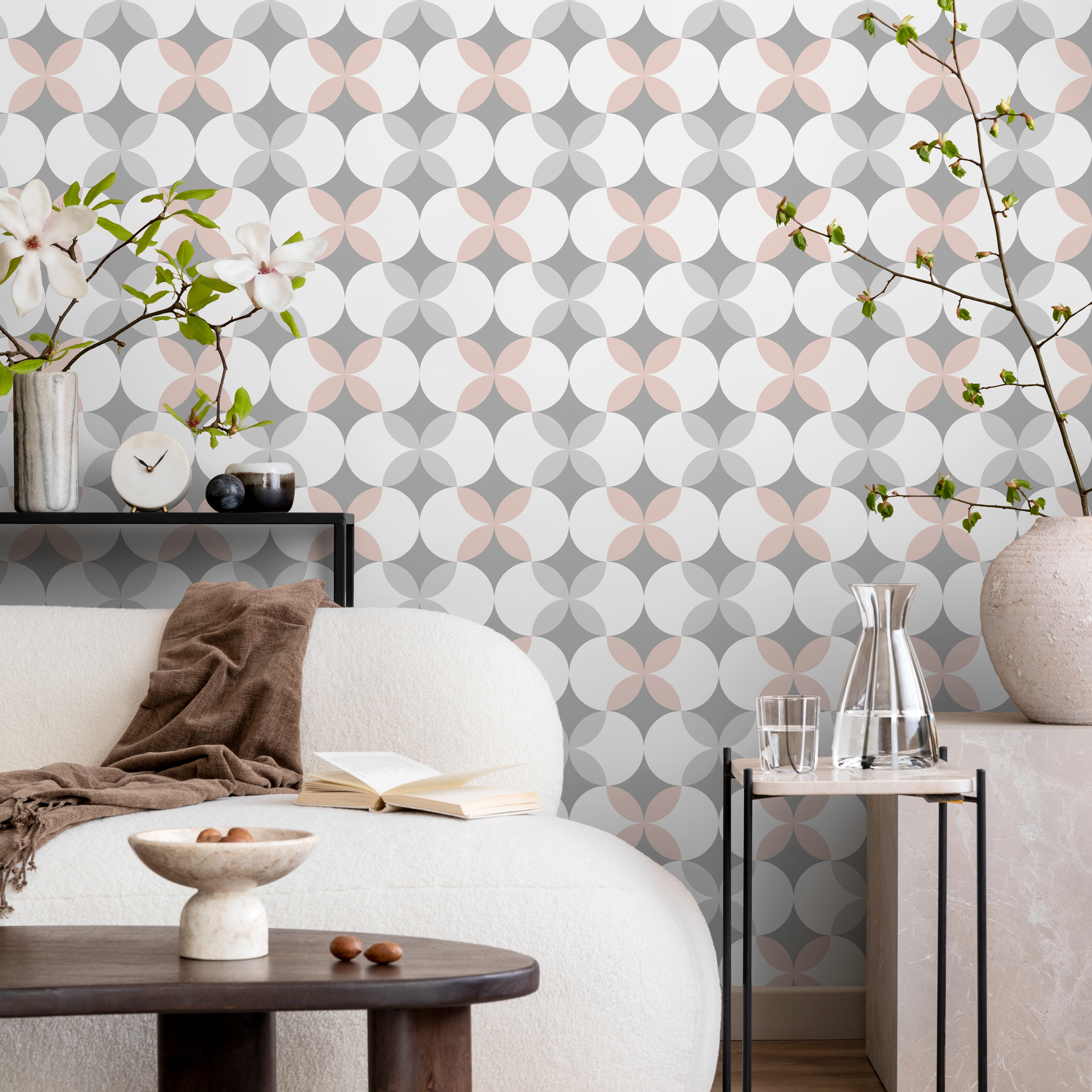 Geometric Wallpaper With An Overlapping Circle Motif In Grey And Pink - C205