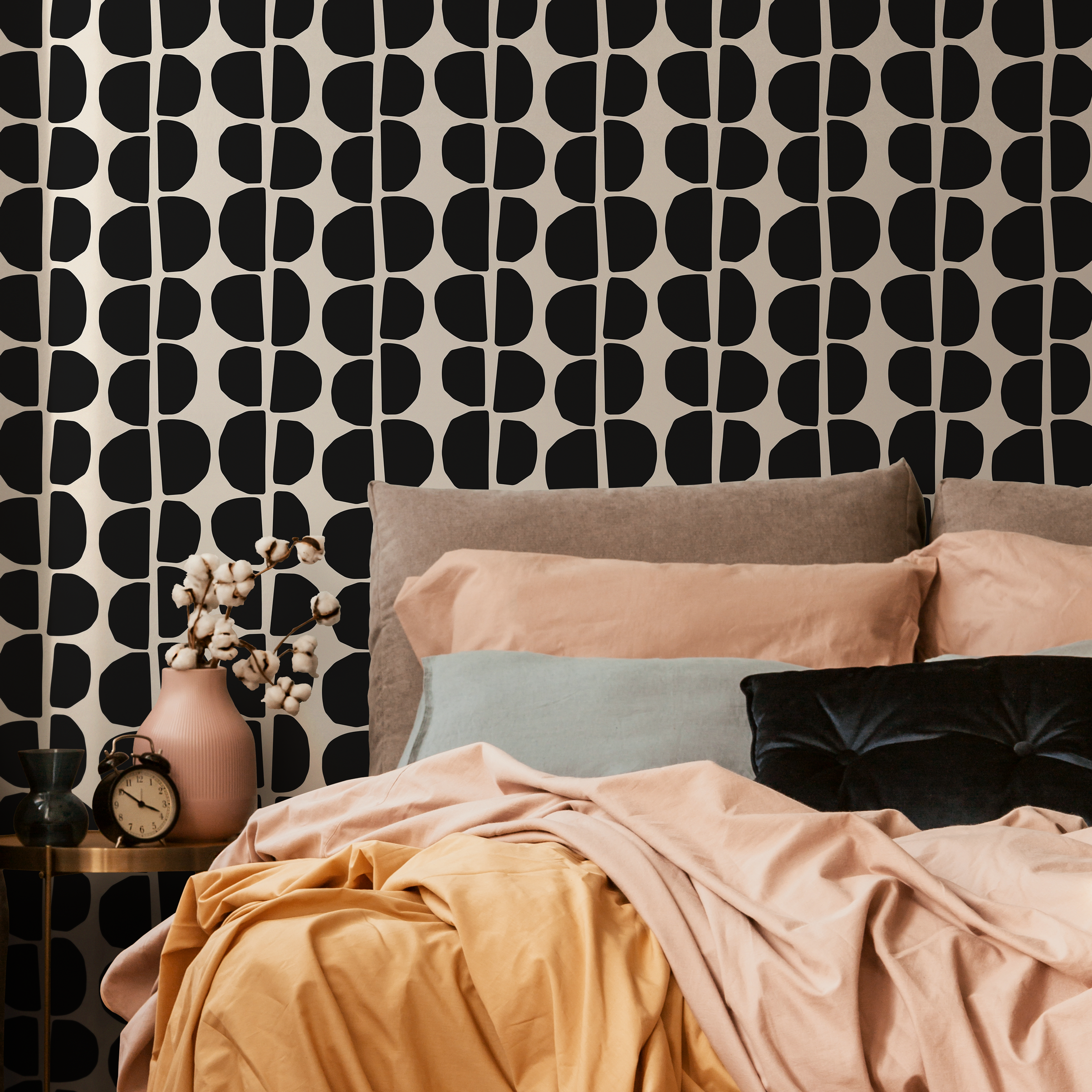 Abstract Wallpaper With Organic Semi-circles In Black And Off-white - C222