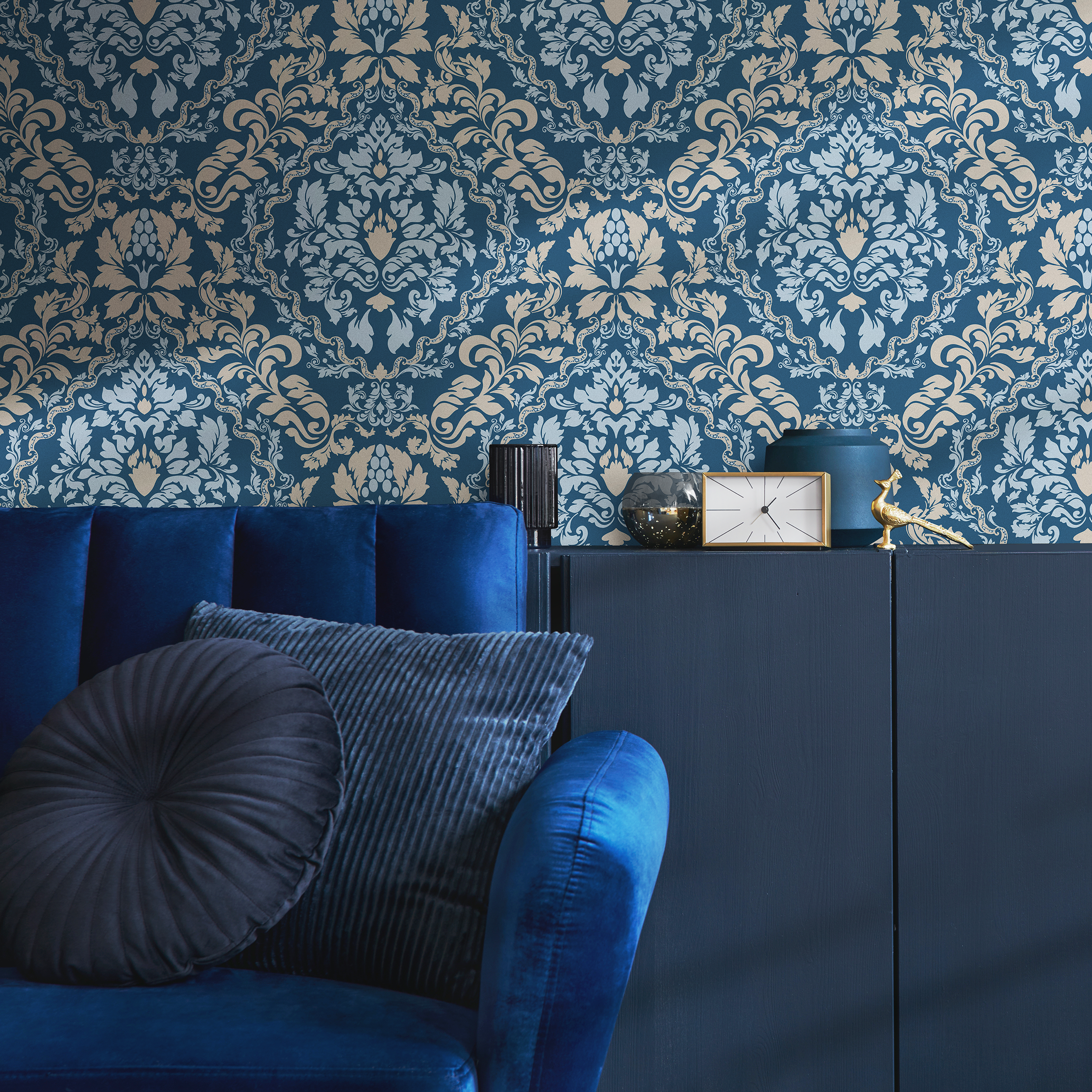 Damask Wallpaper With A Classic Ornate Motif In Blue, Beige, And Light Blue - C269