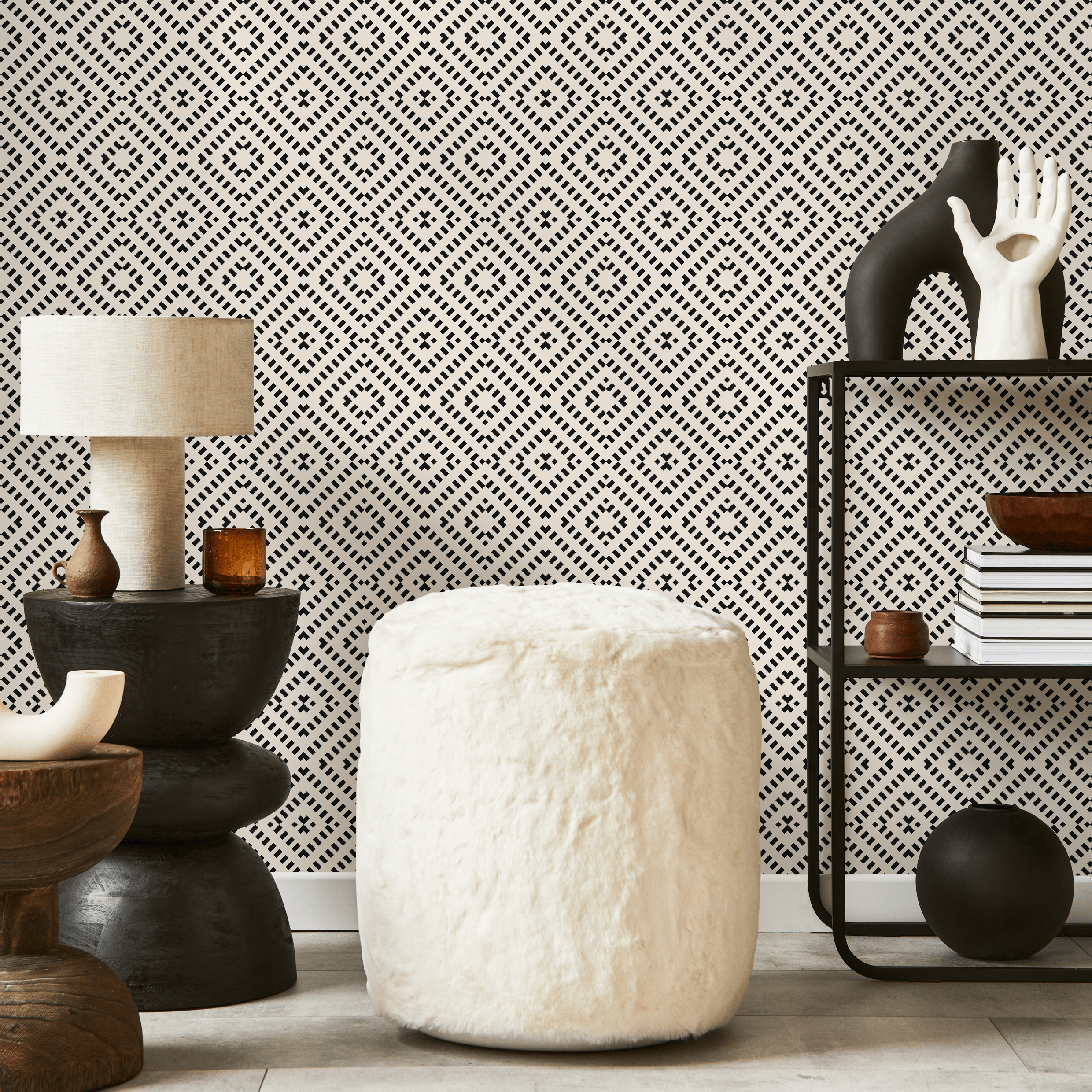 Geometric Wallpaper With A Dashed Diamond Motif In Black And Off-white - C322