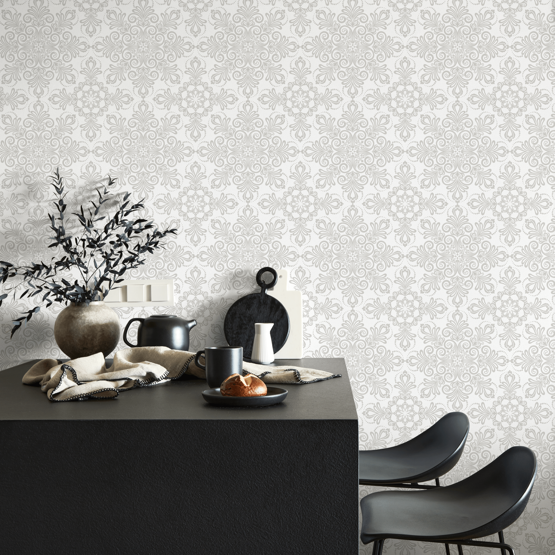 Damask Wallpaper With An Intricate Medallion Motif In Light Gray - C342