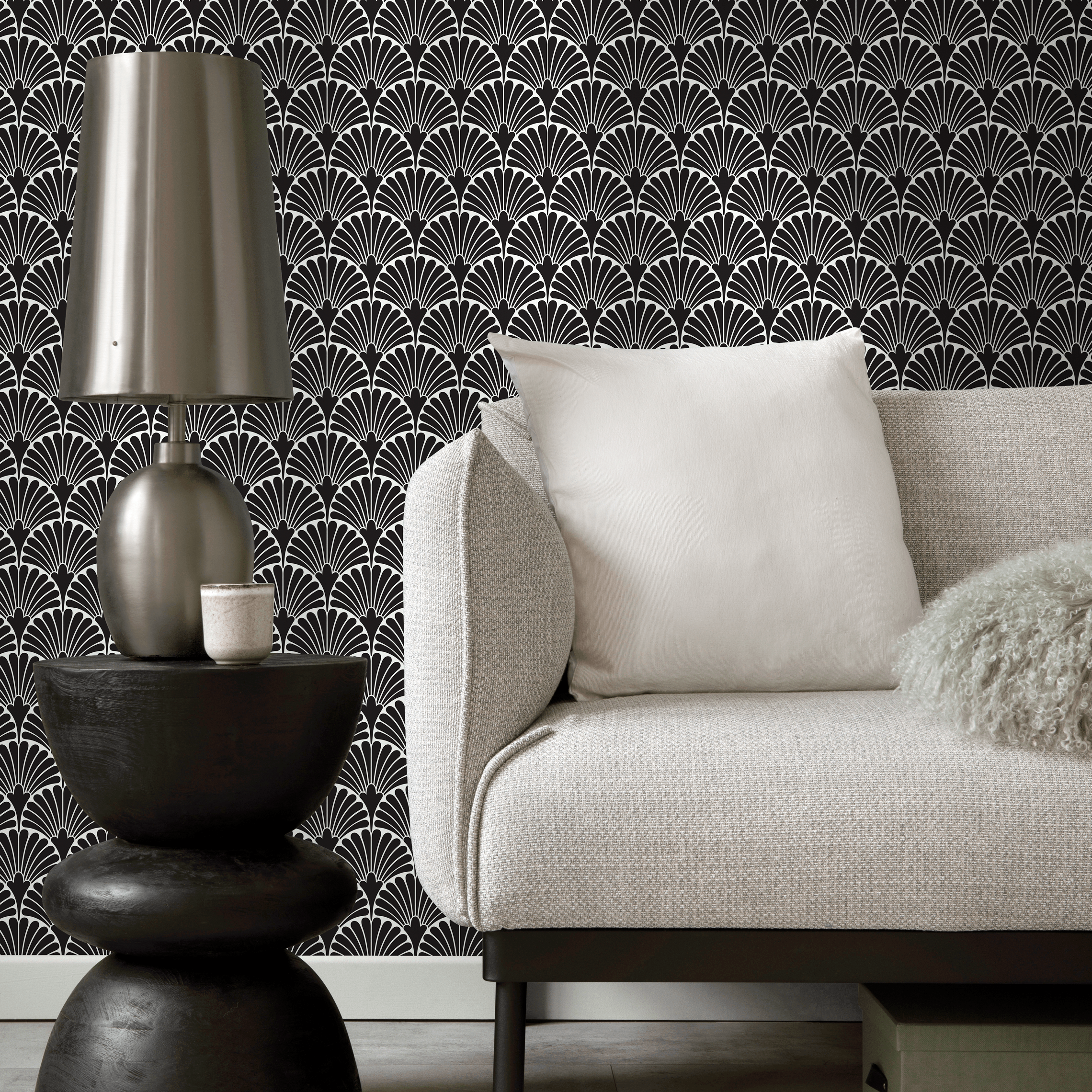 Art Deco Wallpaper With A Geometric Fan Motif In Black And White - C365
