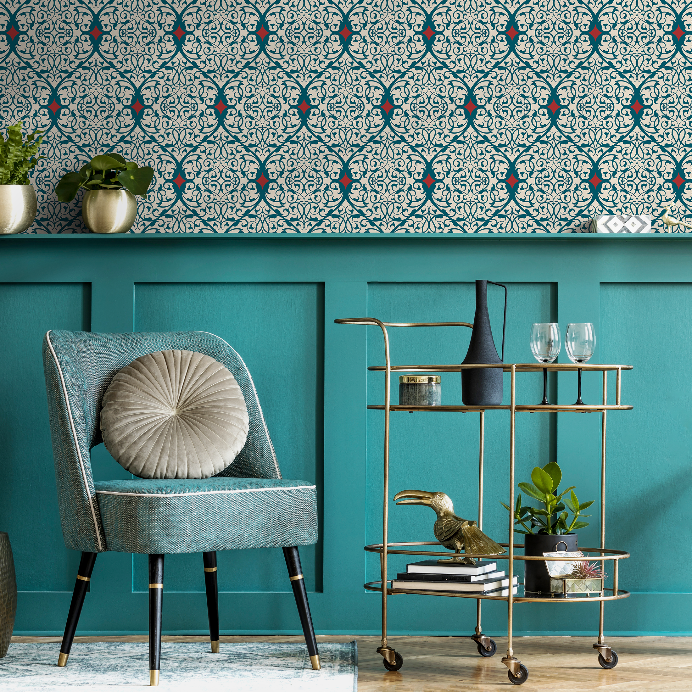 Damask Wallpaper With An Intricate Arabesque Motif In Teal, Red, And Beige - C380
