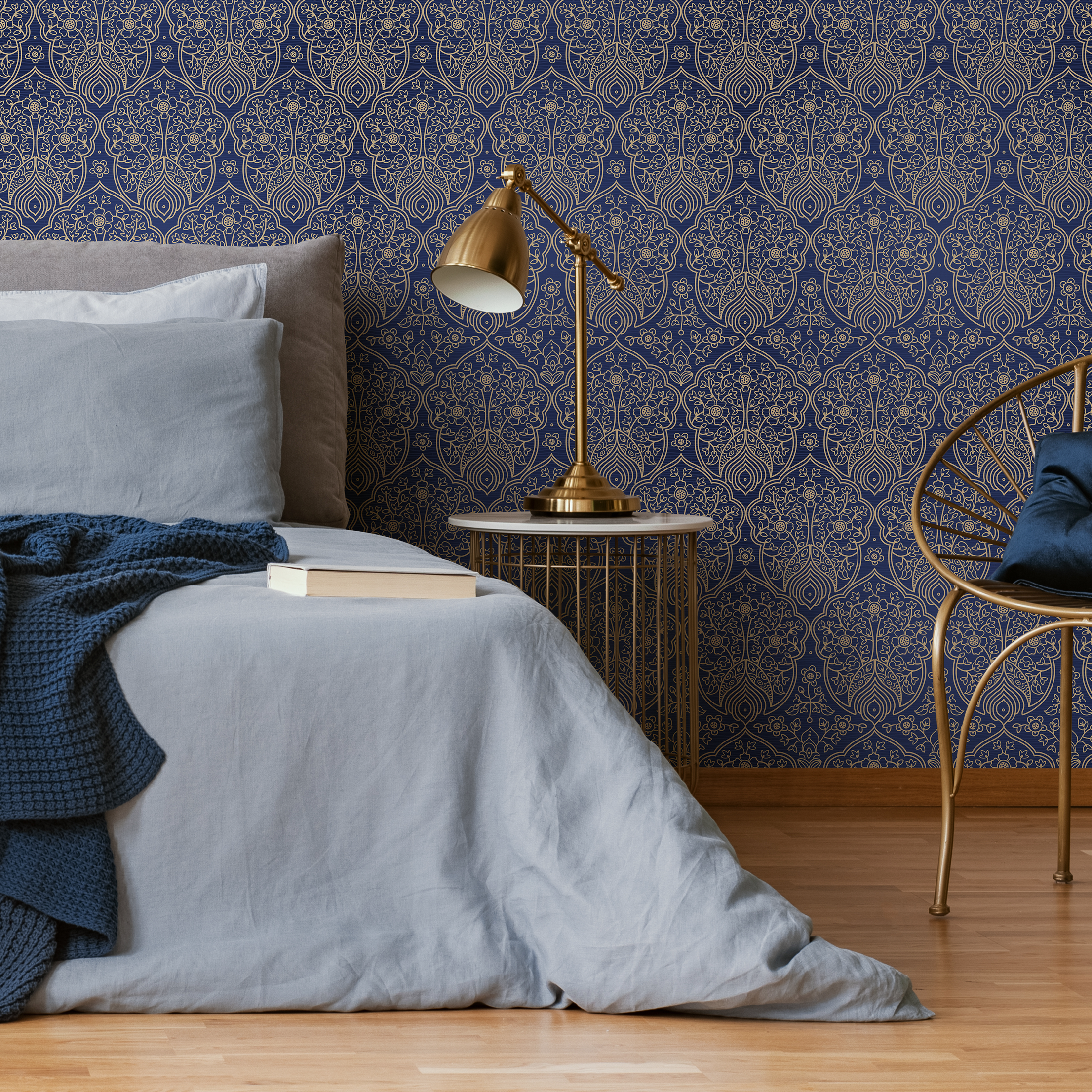 Damask Wallpaper With Intricate Victorian Florals In Navy Blue And Gold - C381