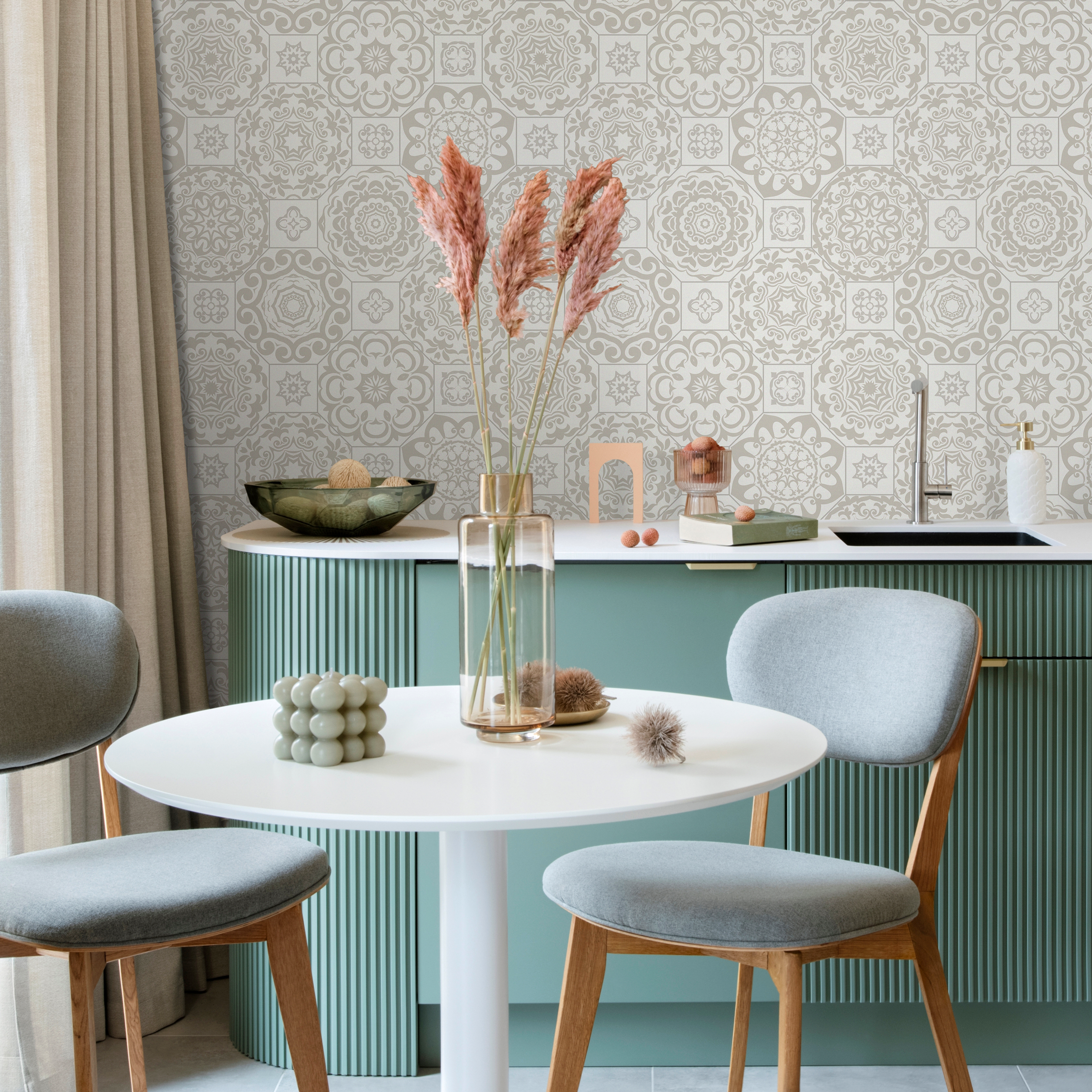 Tile Wallpaper With Intricate Medallion Motifs In Beige And Off-white - C382