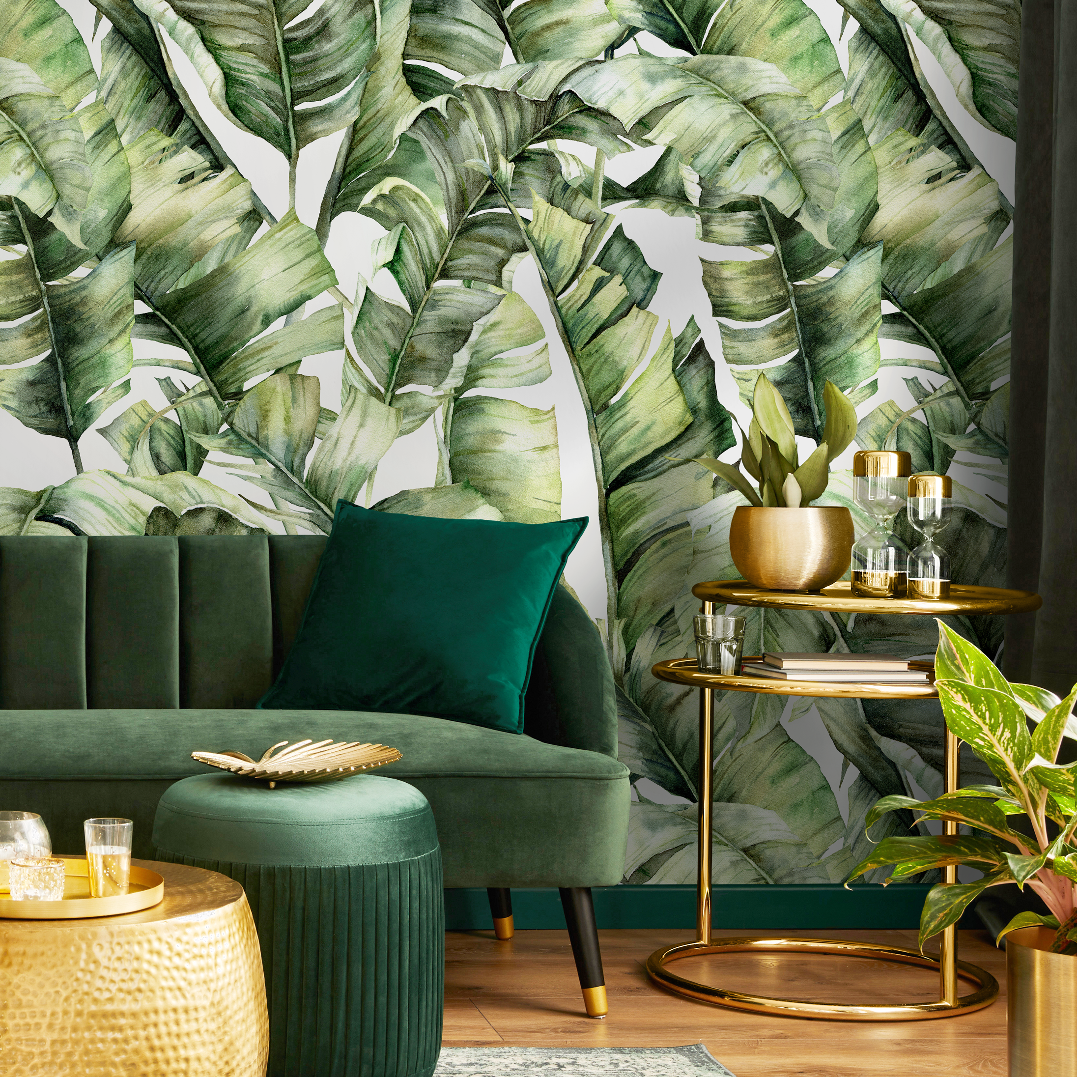 Botanical Wallpaper Featuring Lush Banana Leaves In Green - C405